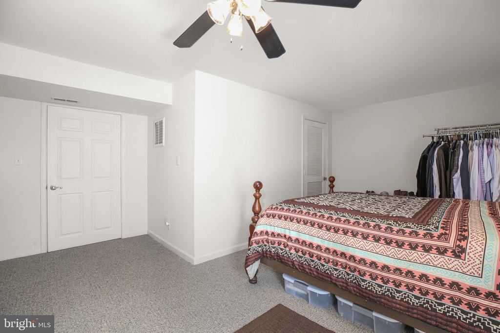 11011 NAPLES CT, FREDERICKSBURG, Virginia 22407, 4 Bedrooms Bedrooms, ,3 BathroomsBathrooms,Residential,11011 NAPLES CT,VASP2041306 MLS # VASP2041306