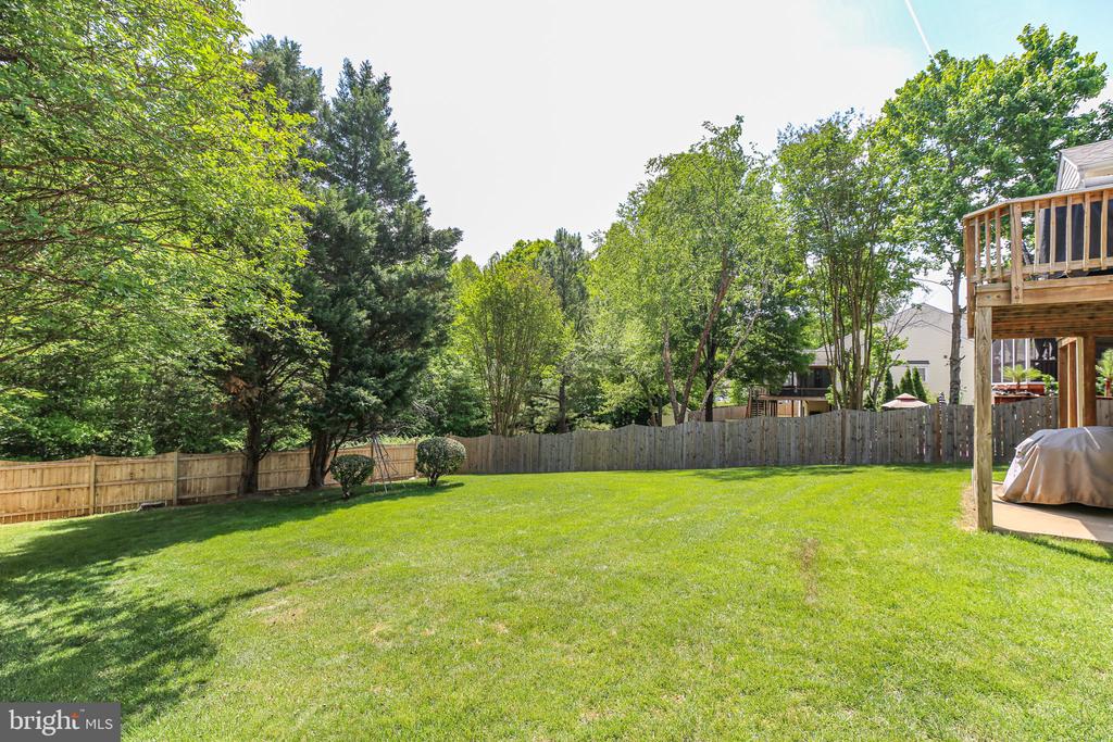 11011 NAPLES CT, FREDERICKSBURG, Virginia 22407, 4 Bedrooms Bedrooms, ,3 BathroomsBathrooms,Residential,11011 NAPLES CT,VASP2041306 MLS # VASP2041306