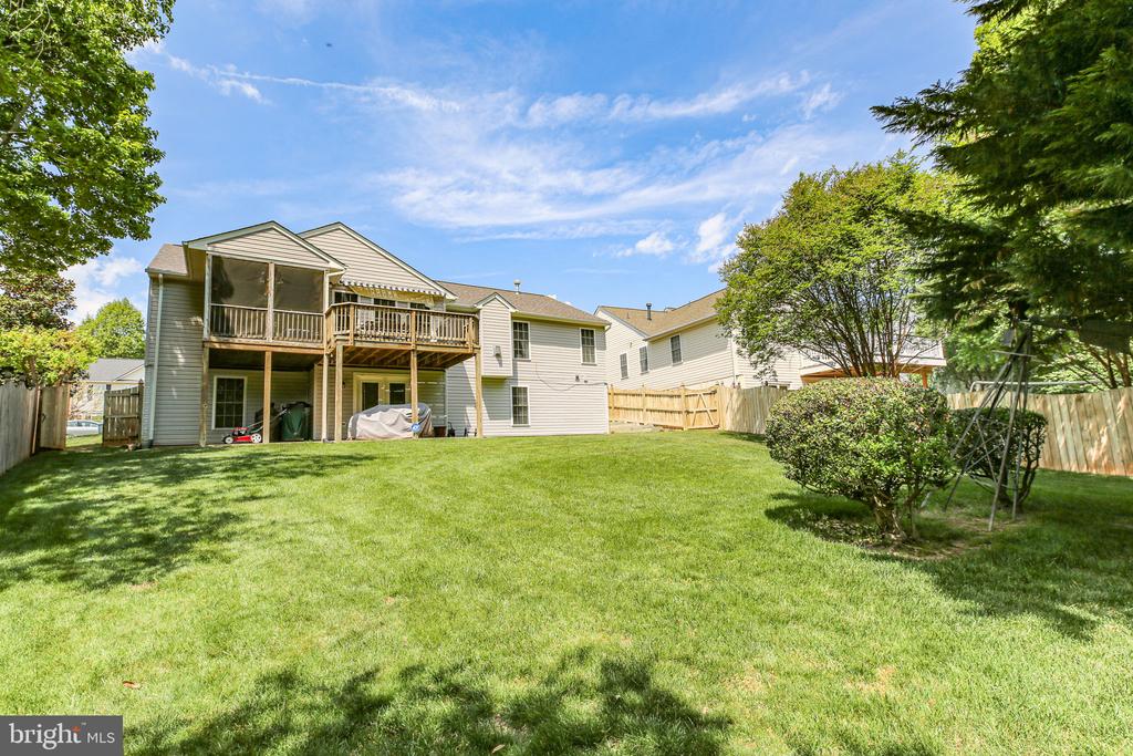 11011 NAPLES CT, FREDERICKSBURG, Virginia 22407, 4 Bedrooms Bedrooms, ,3 BathroomsBathrooms,Residential,11011 NAPLES CT,VASP2041306 MLS # VASP2041306