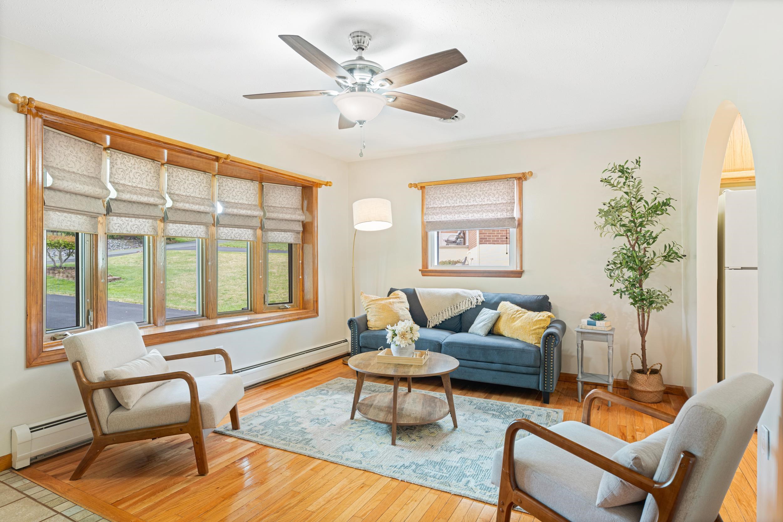 35 HILLSIDE DR, VERONA, Virginia 24482, 3 Bedrooms Bedrooms, ,2 BathroomsBathrooms,Residential,35 HILLSIDE DR,676316 MLS # 676316