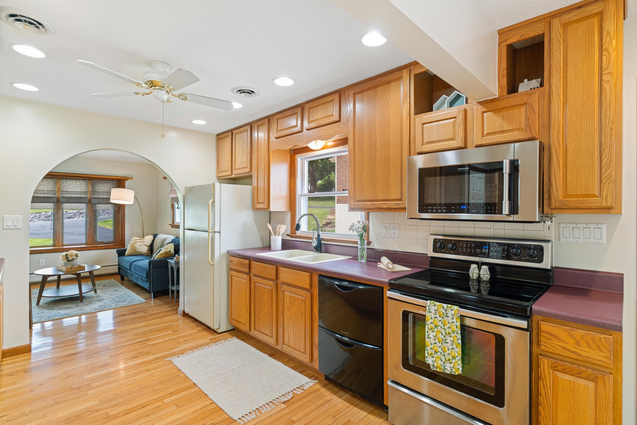 35 HILLSIDE DR, VERONA, Virginia 24482, 3 Bedrooms Bedrooms, ,2 BathroomsBathrooms,Residential,35 HILLSIDE DR,676316 MLS # 676316