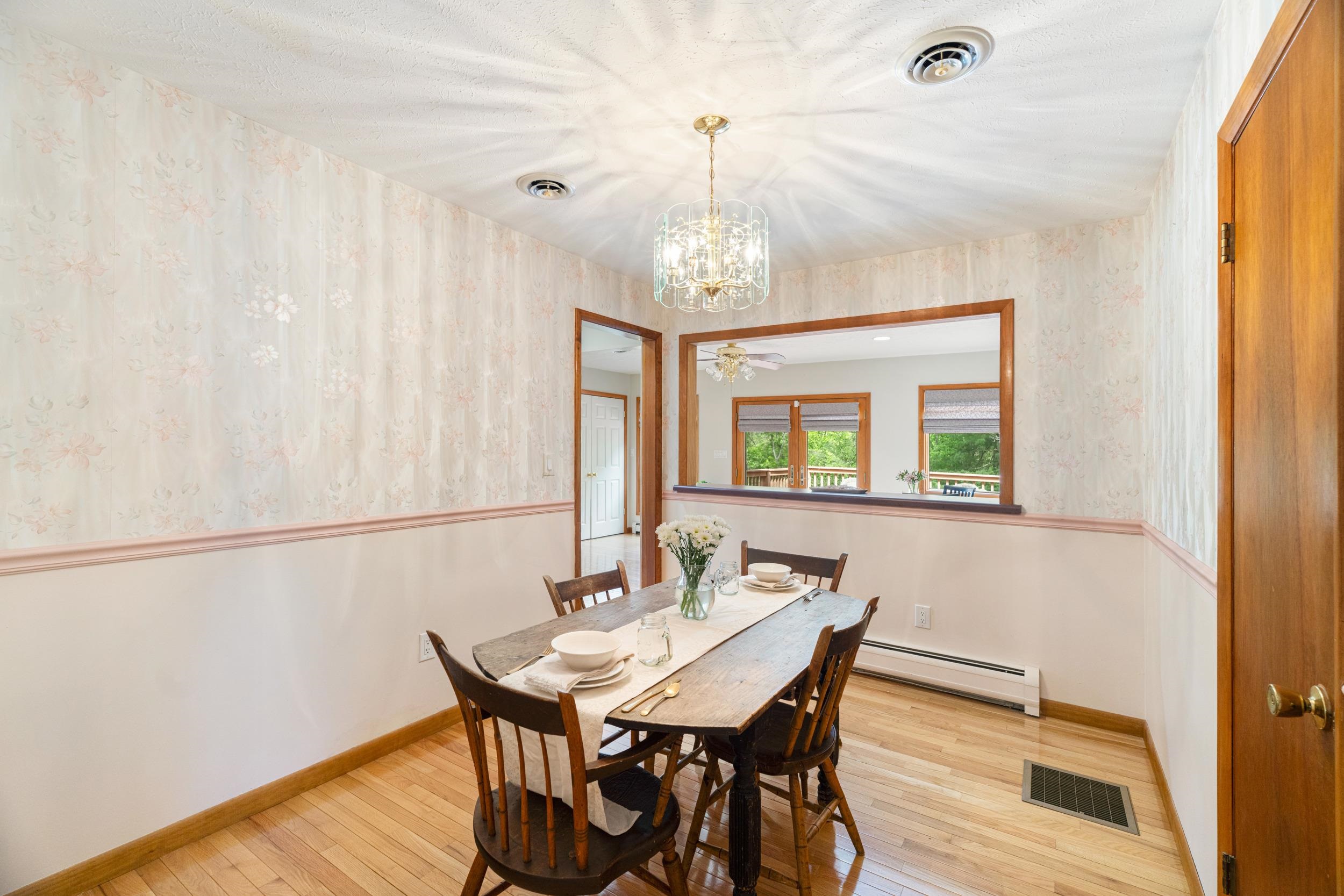 35 HILLSIDE DR, VERONA, Virginia 24482, 3 Bedrooms Bedrooms, ,2 BathroomsBathrooms,Residential,35 HILLSIDE DR,676316 MLS # 676316