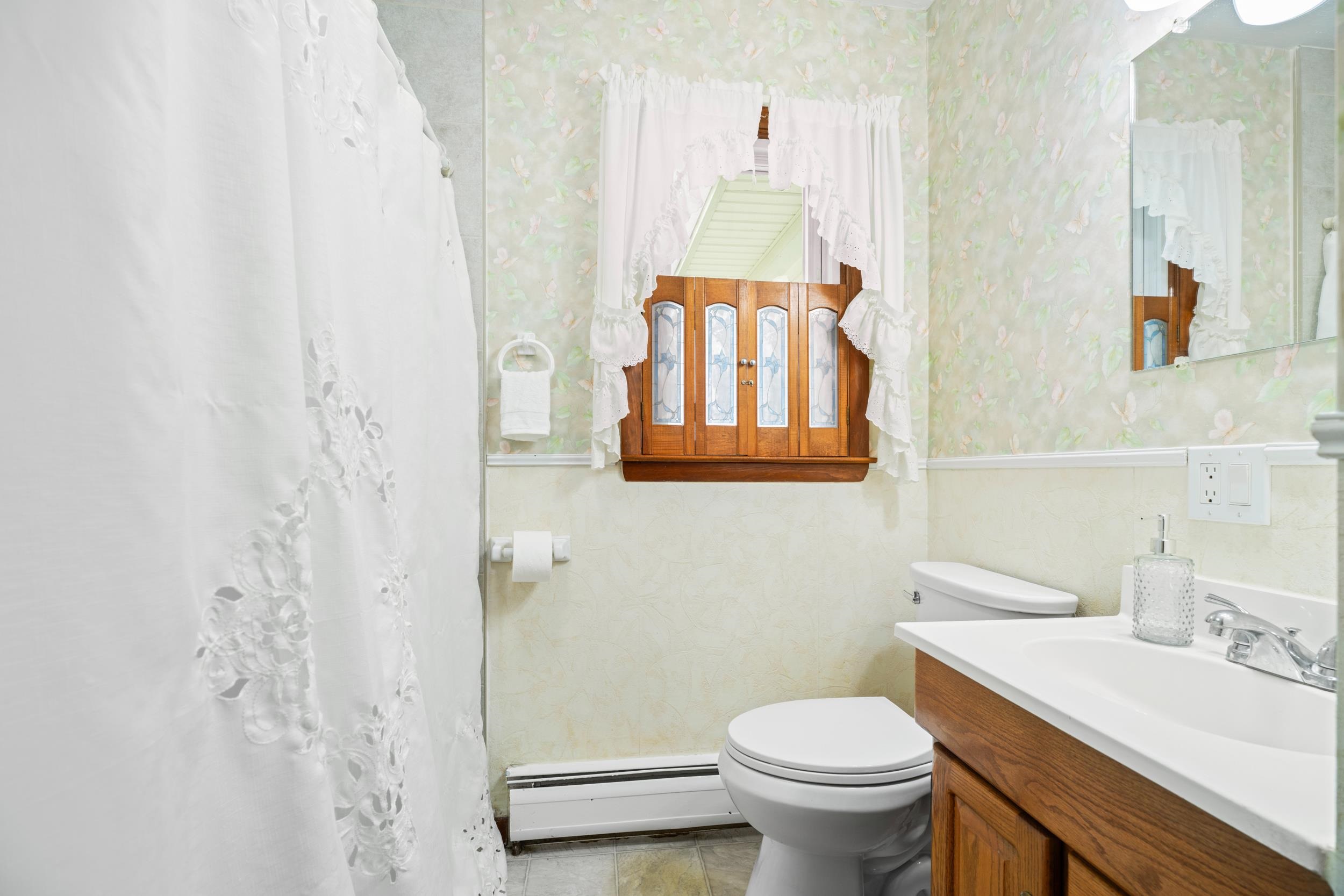 35 HILLSIDE DR, VERONA, Virginia 24482, 3 Bedrooms Bedrooms, ,2 BathroomsBathrooms,Residential,35 HILLSIDE DR,676316 MLS # 676316