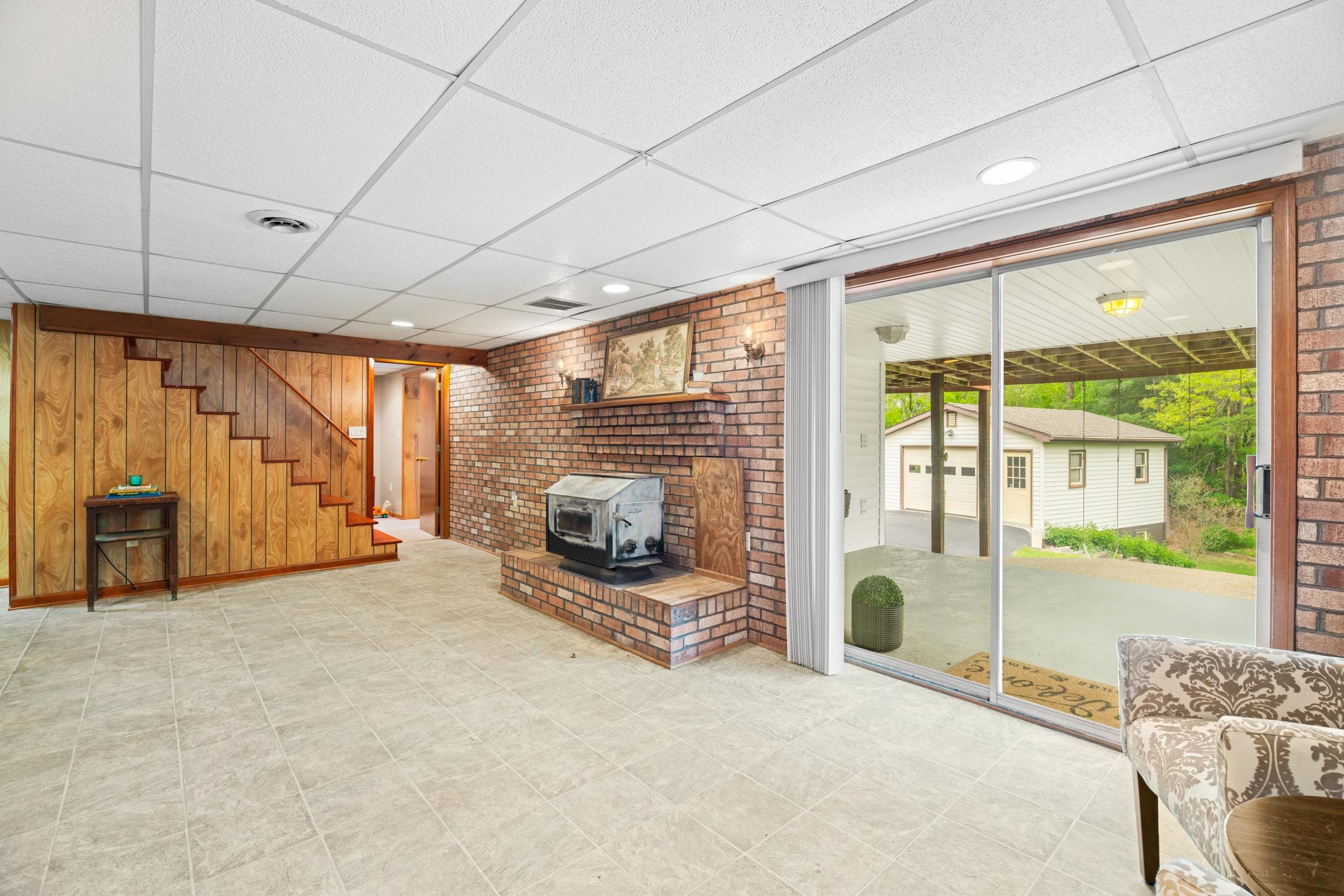 35 HILLSIDE DR, VERONA, Virginia 24482, 3 Bedrooms Bedrooms, ,2 BathroomsBathrooms,Residential,35 HILLSIDE DR,676316 MLS # 676316