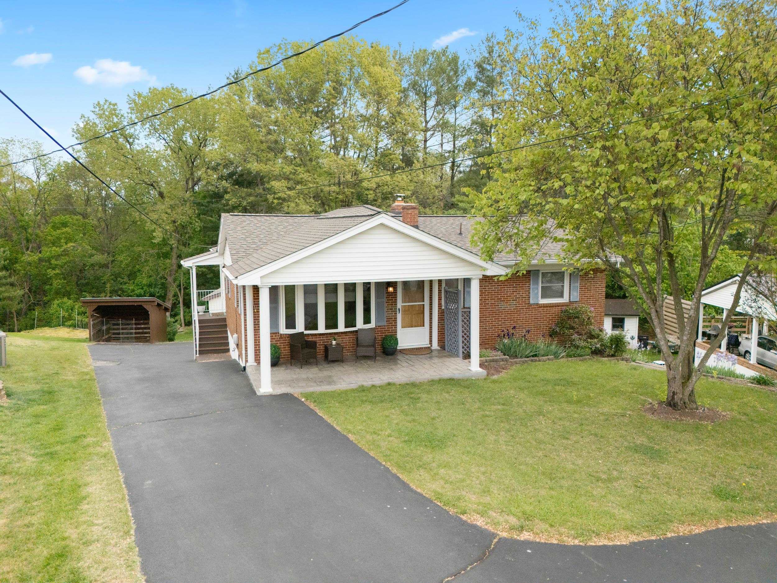 35 HILLSIDE DR, VERONA, Virginia 24482, 3 Bedrooms Bedrooms, ,2 BathroomsBathrooms,Residential,35 HILLSIDE DR,676316 MLS # 676316