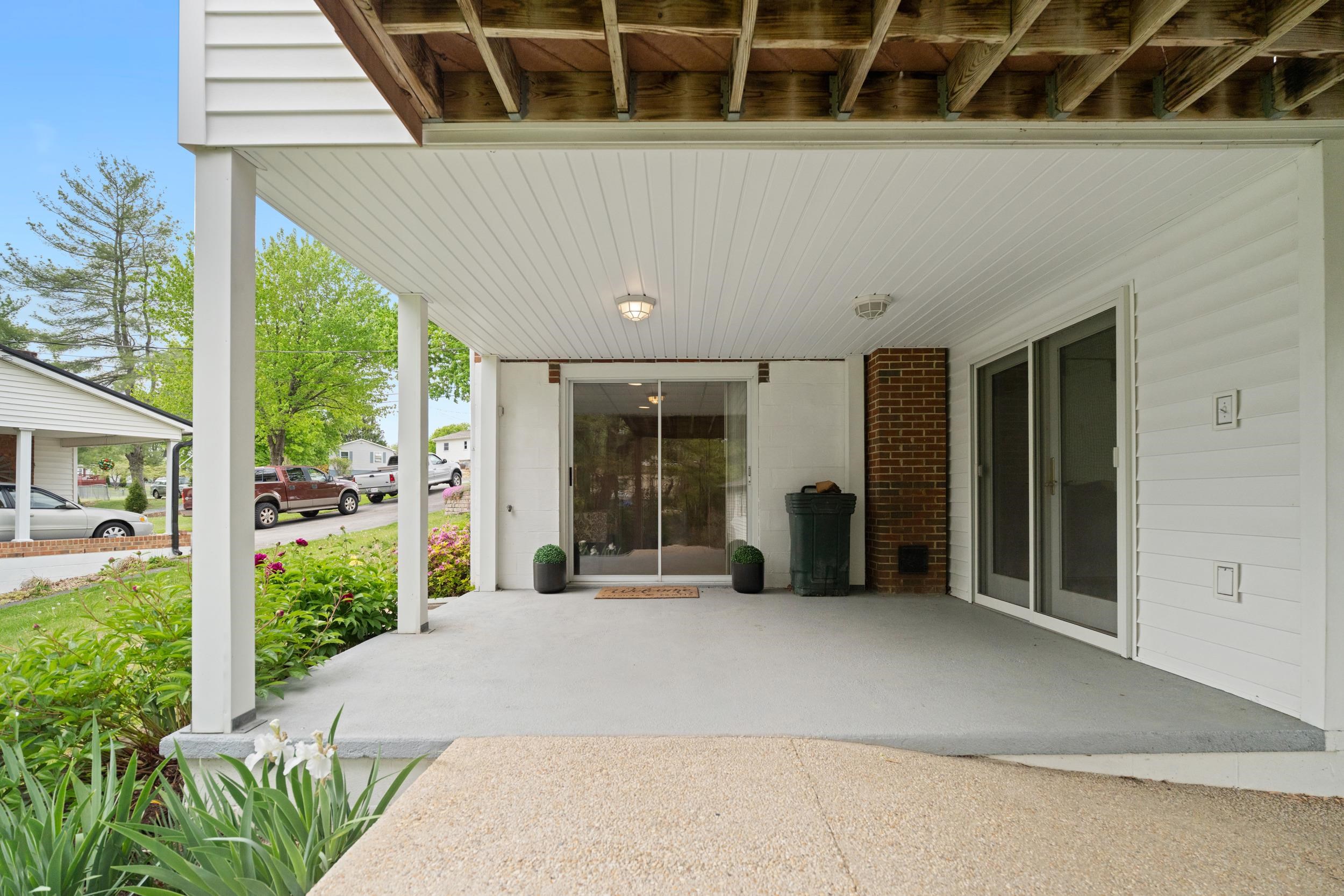 35 HILLSIDE DR, VERONA, Virginia 24482, 3 Bedrooms Bedrooms, ,2 BathroomsBathrooms,Residential,35 HILLSIDE DR,676316 MLS # 676316