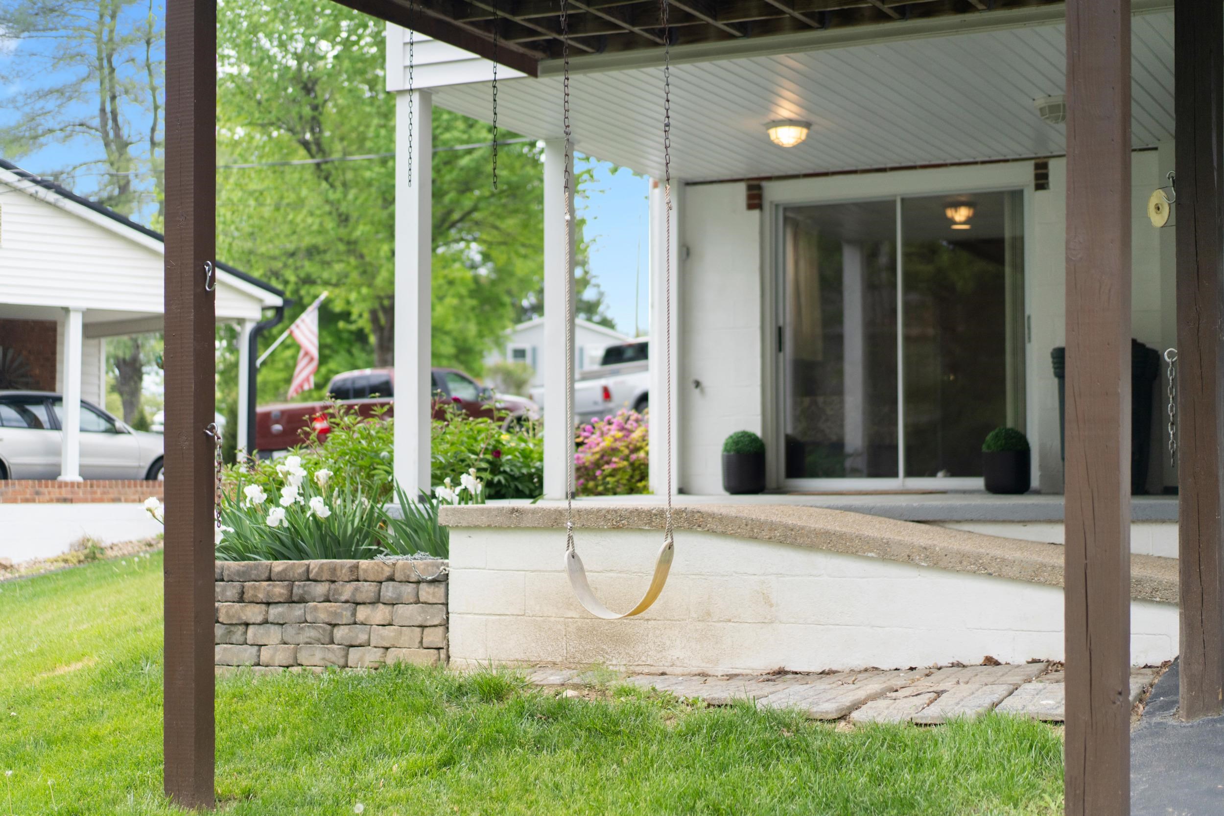 35 HILLSIDE DR, VERONA, Virginia 24482, 3 Bedrooms Bedrooms, ,2 BathroomsBathrooms,Residential,35 HILLSIDE DR,676316 MLS # 676316