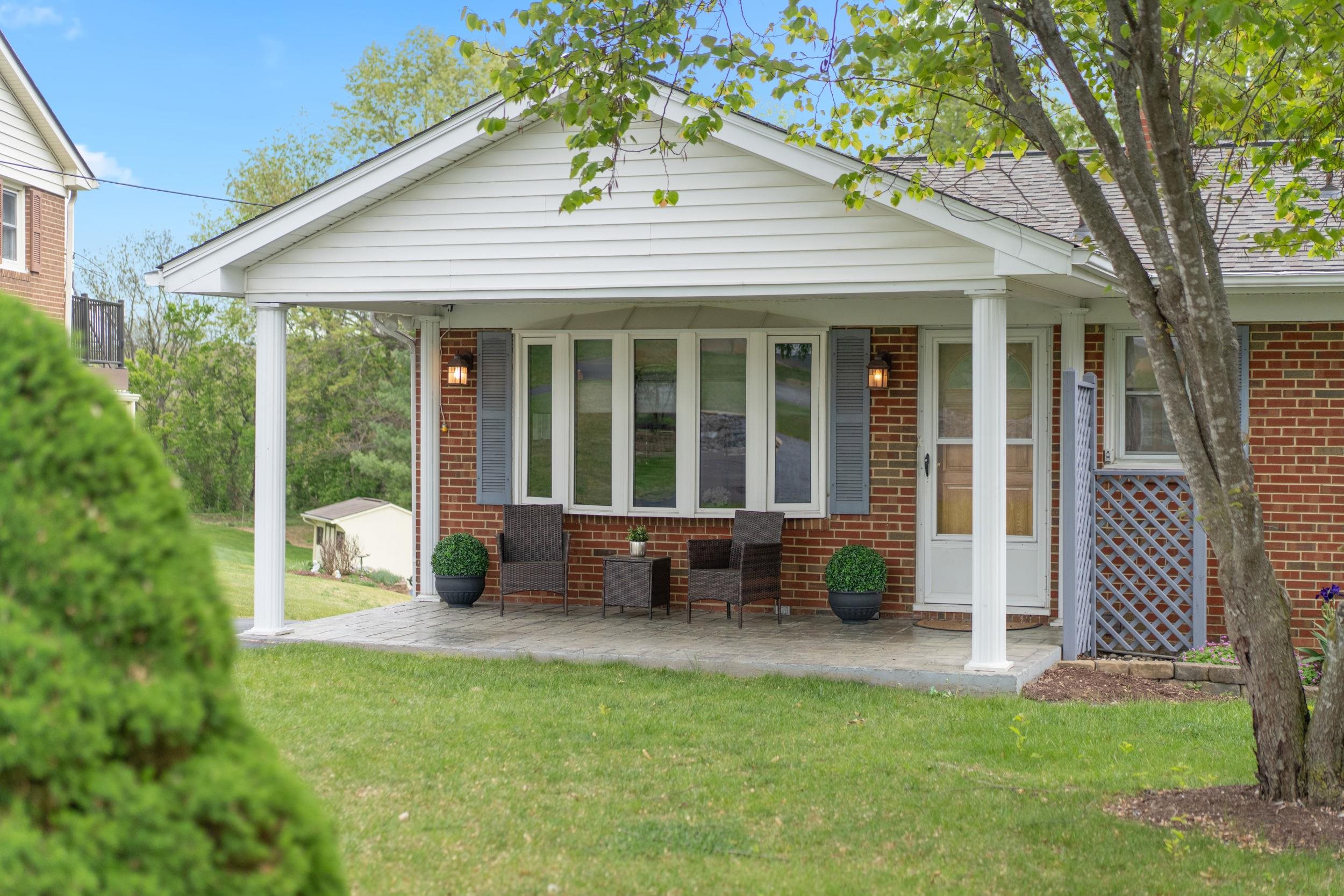 35 HILLSIDE DR, VERONA, Virginia 24482, 3 Bedrooms Bedrooms, ,2 BathroomsBathrooms,Residential,35 HILLSIDE DR,676316 MLS # 676316