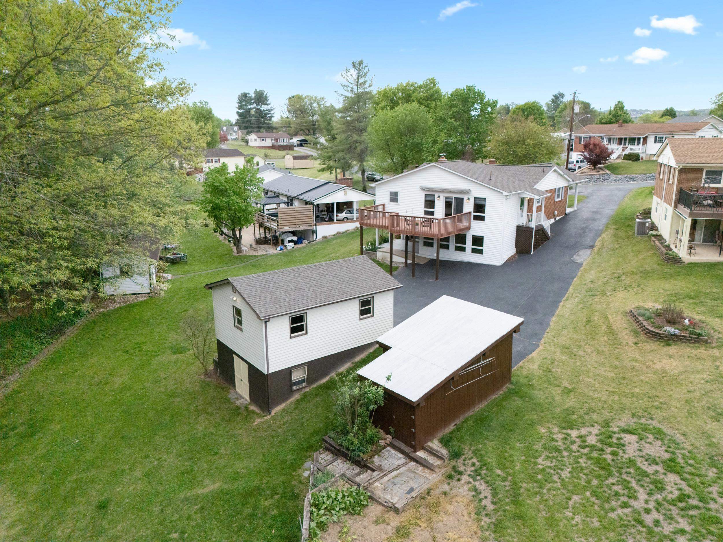 35 HILLSIDE DR, VERONA, Virginia 24482, 3 Bedrooms Bedrooms, ,2 BathroomsBathrooms,Residential,35 HILLSIDE DR,676316 MLS # 676316