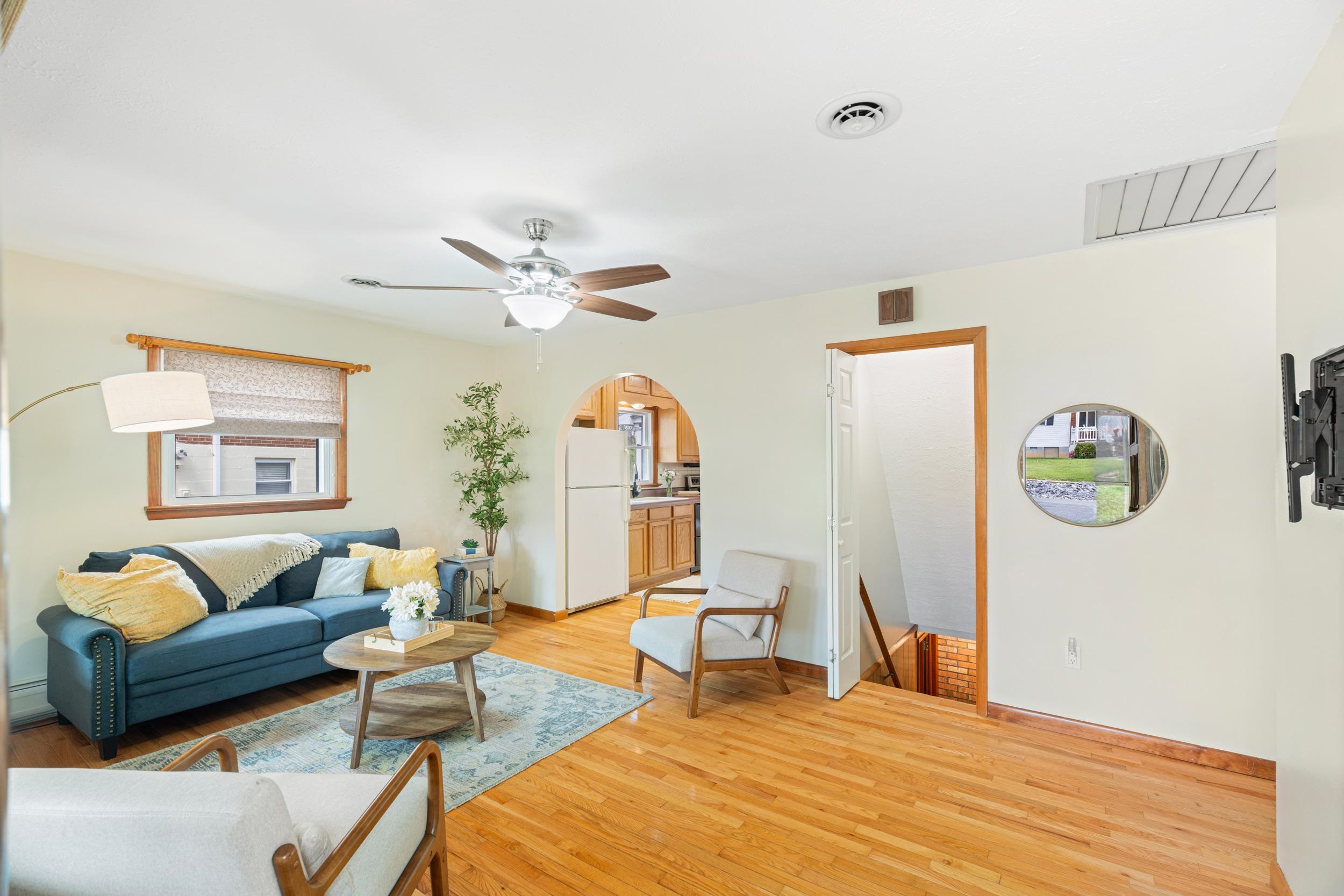 35 HILLSIDE DR, VERONA, Virginia 24482, 3 Bedrooms Bedrooms, ,2 BathroomsBathrooms,Residential,35 HILLSIDE DR,676316 MLS # 676316