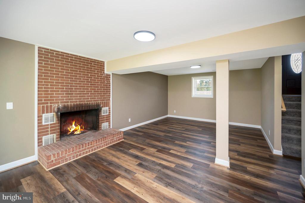 13452 POST OAK RD, SPOTSYLVANIA, Virginia 22551, 4 Bedrooms Bedrooms, ,2 BathroomsBathrooms,Residential,13452 POST OAK RD,VASP2040622 MLS # VASP2040622