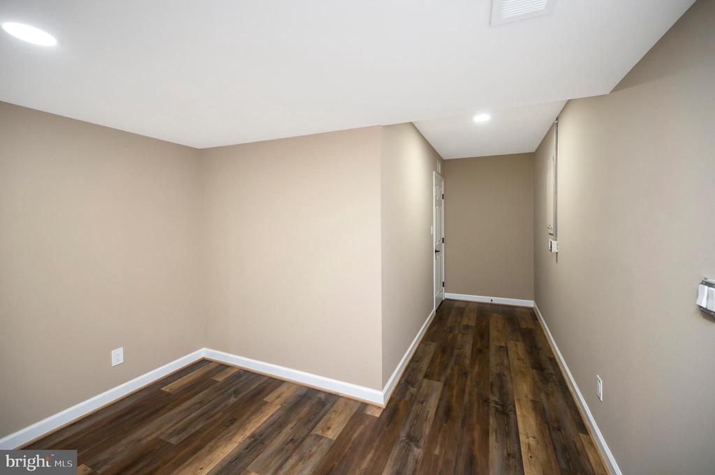 13452 POST OAK RD, SPOTSYLVANIA, Virginia 22551, 4 Bedrooms Bedrooms, ,2 BathroomsBathrooms,Residential,13452 POST OAK RD,VASP2040622 MLS # VASP2040622