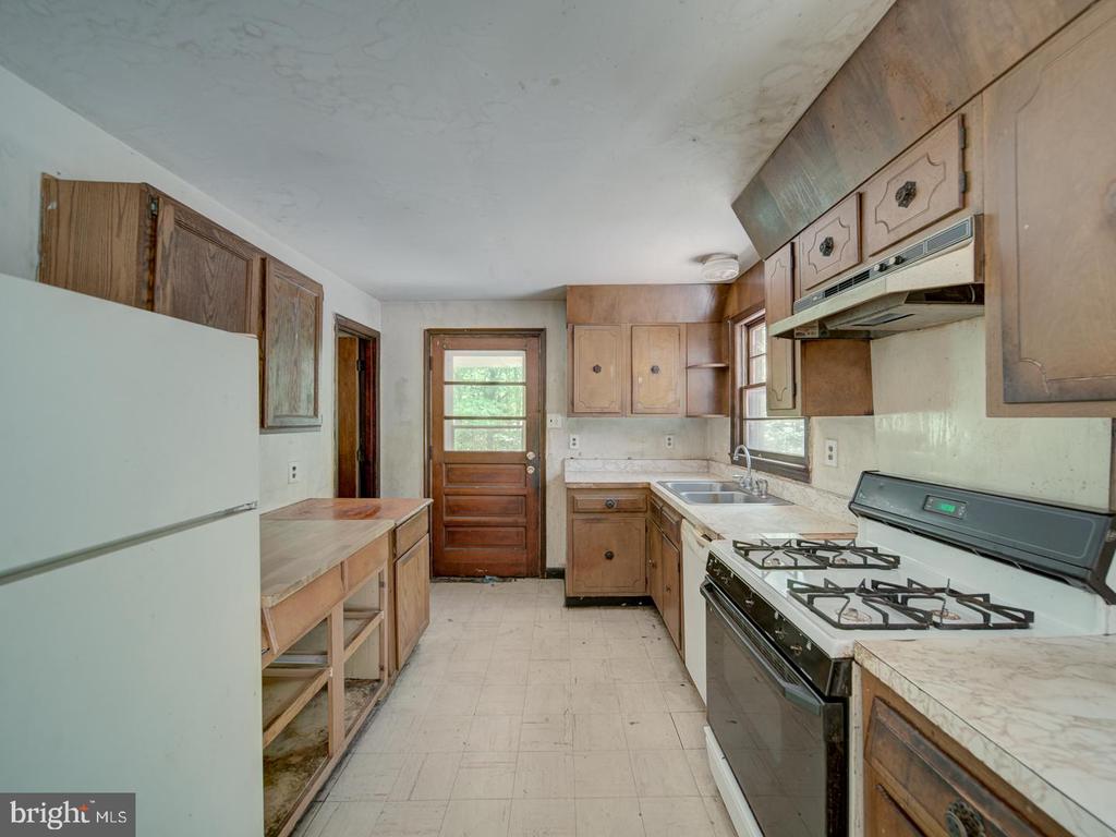 13682 BLACKWELLS MILL RD, GOLDVEIN, Virginia 22720, 3 Bedrooms Bedrooms, ,1 BathroomBathrooms,Residential,13682 BLACKWELLS MILL RD,VAFQ2021718 MLS # VAFQ2021718