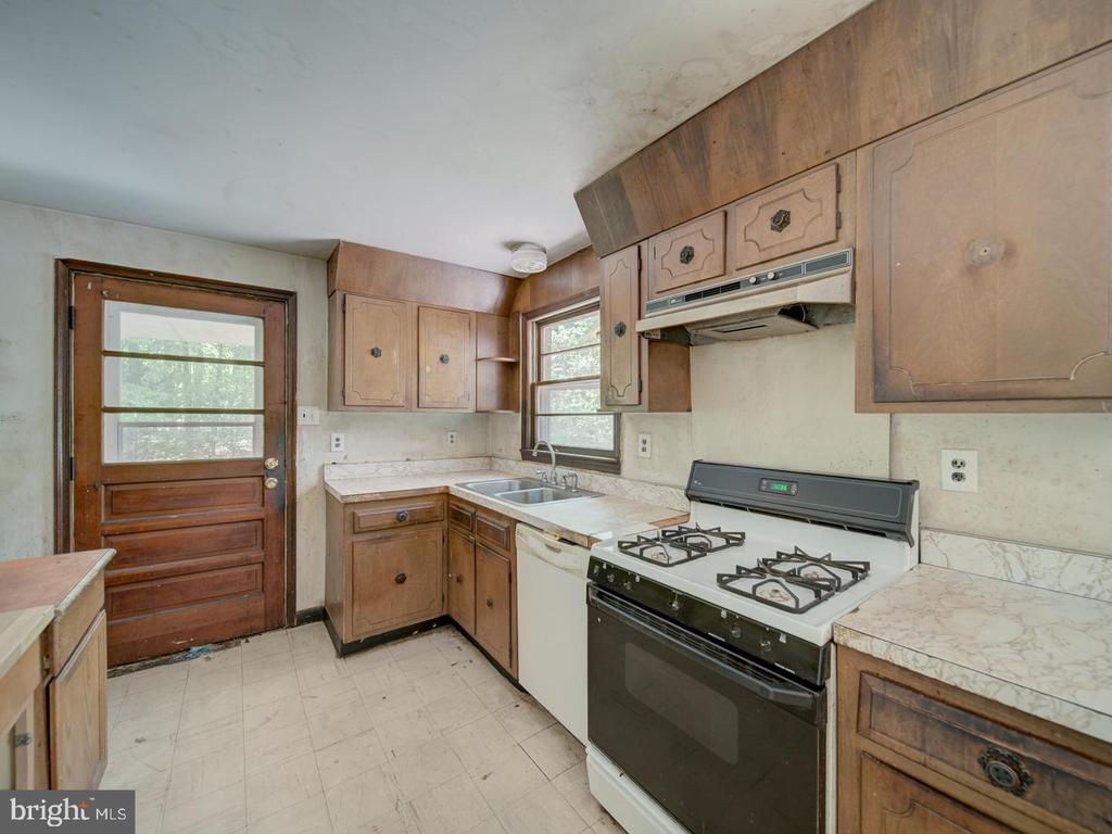 13682 BLACKWELLS MILL RD, GOLDVEIN, Virginia 22720, 3 Bedrooms Bedrooms, ,1 BathroomBathrooms,Residential,13682 BLACKWELLS MILL RD,VAFQ2021718 MLS # VAFQ2021718