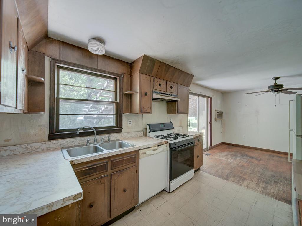 13682 BLACKWELLS MILL RD, GOLDVEIN, Virginia 22720, 3 Bedrooms Bedrooms, ,1 BathroomBathrooms,Residential,13682 BLACKWELLS MILL RD,VAFQ2021718 MLS # VAFQ2021718