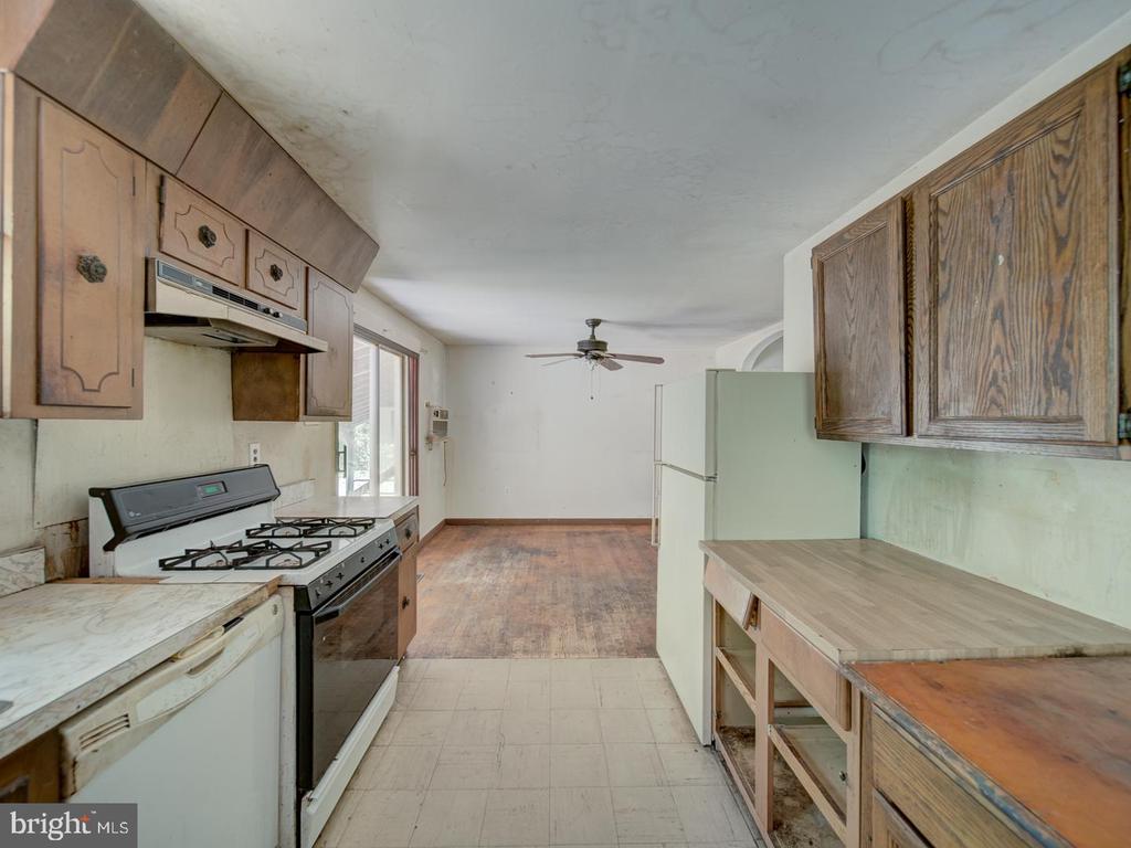 13682 BLACKWELLS MILL RD, GOLDVEIN, Virginia 22720, 3 Bedrooms Bedrooms, ,1 BathroomBathrooms,Residential,13682 BLACKWELLS MILL RD,VAFQ2021718 MLS # VAFQ2021718