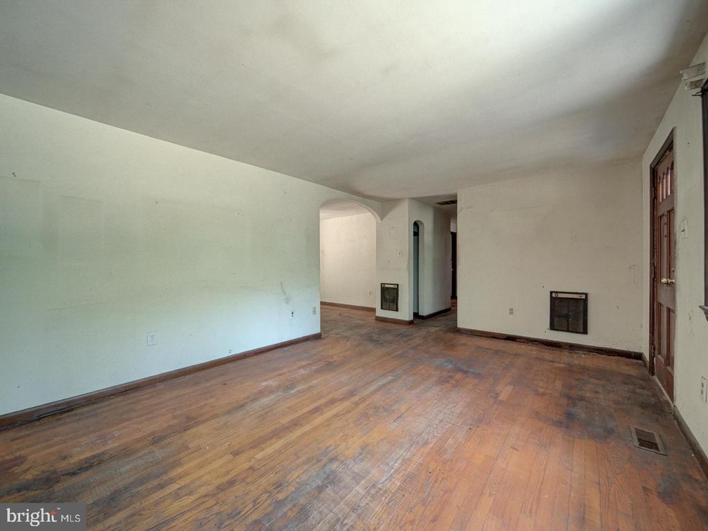 13682 BLACKWELLS MILL RD, GOLDVEIN, Virginia 22720, 3 Bedrooms Bedrooms, ,1 BathroomBathrooms,Residential,13682 BLACKWELLS MILL RD,VAFQ2021718 MLS # VAFQ2021718