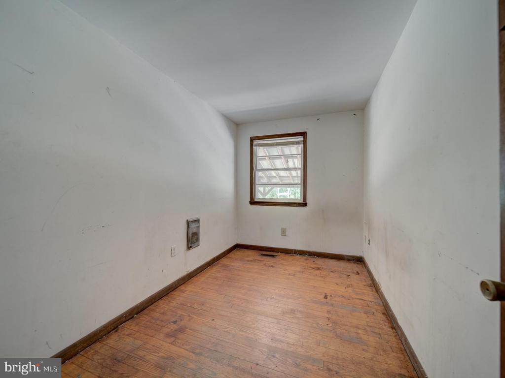 13682 BLACKWELLS MILL RD, GOLDVEIN, Virginia 22720, 3 Bedrooms Bedrooms, ,1 BathroomBathrooms,Residential,13682 BLACKWELLS MILL RD,VAFQ2021718 MLS # VAFQ2021718