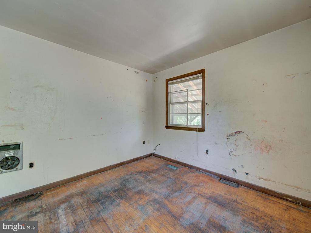 13682 BLACKWELLS MILL RD, GOLDVEIN, Virginia 22720, 3 Bedrooms Bedrooms, ,1 BathroomBathrooms,Residential,13682 BLACKWELLS MILL RD,VAFQ2021718 MLS # VAFQ2021718