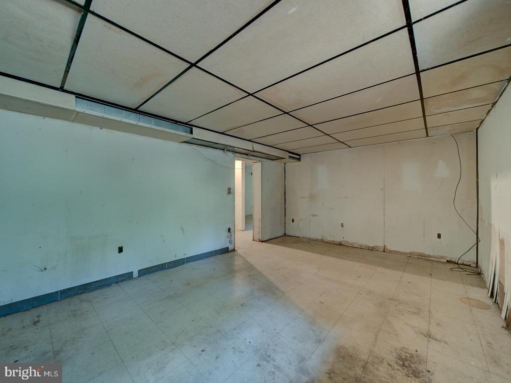 13682 BLACKWELLS MILL RD, GOLDVEIN, Virginia 22720, 3 Bedrooms Bedrooms, ,1 BathroomBathrooms,Residential,13682 BLACKWELLS MILL RD,VAFQ2021718 MLS # VAFQ2021718