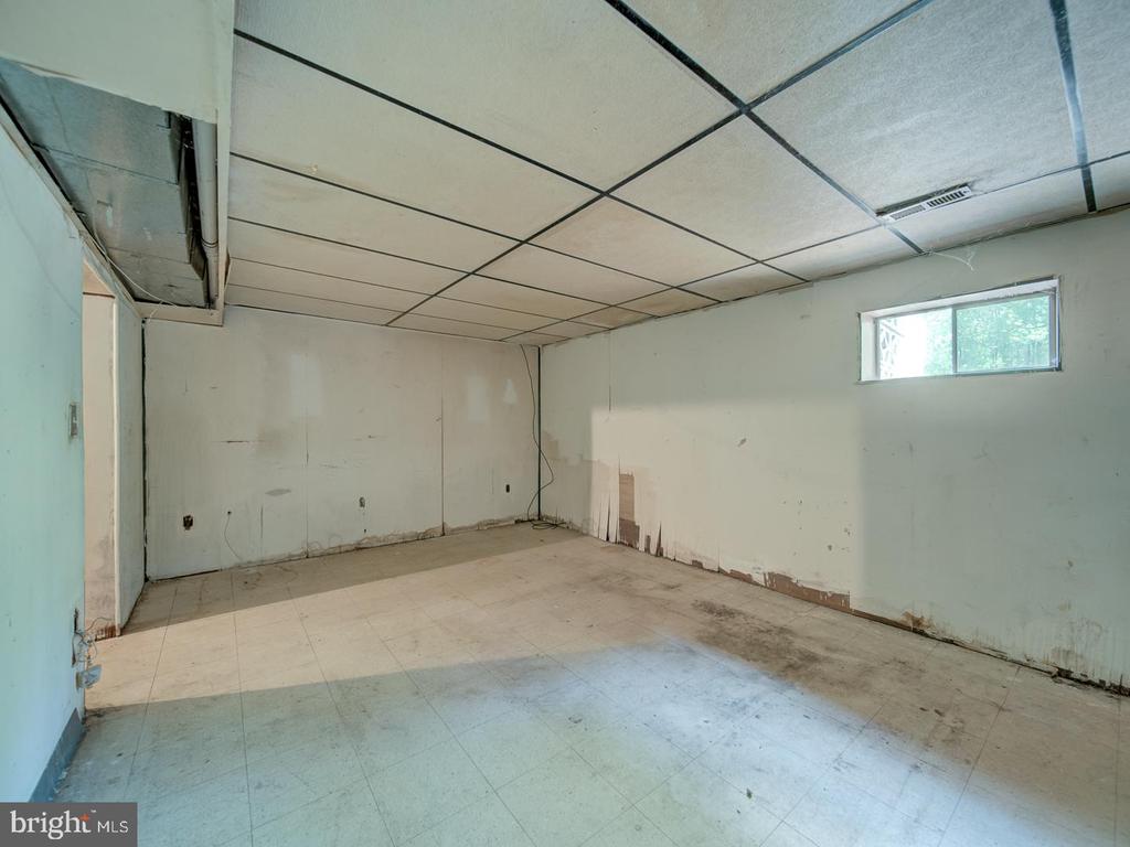 13682 BLACKWELLS MILL RD, GOLDVEIN, Virginia 22720, 3 Bedrooms Bedrooms, ,1 BathroomBathrooms,Residential,13682 BLACKWELLS MILL RD,VAFQ2021718 MLS # VAFQ2021718