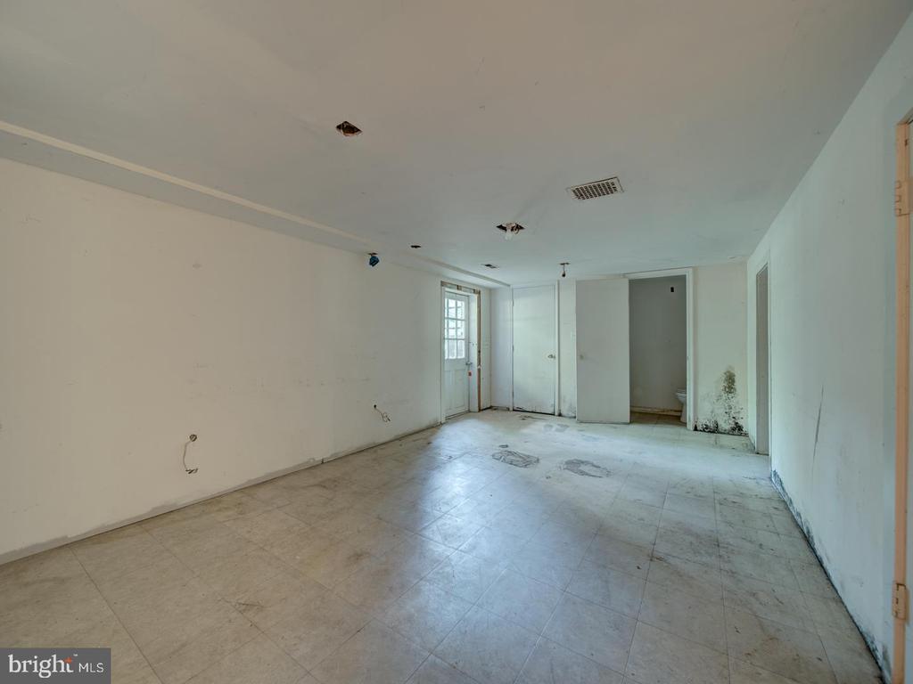 13682 BLACKWELLS MILL RD, GOLDVEIN, Virginia 22720, 3 Bedrooms Bedrooms, ,1 BathroomBathrooms,Residential,13682 BLACKWELLS MILL RD,VAFQ2021718 MLS # VAFQ2021718