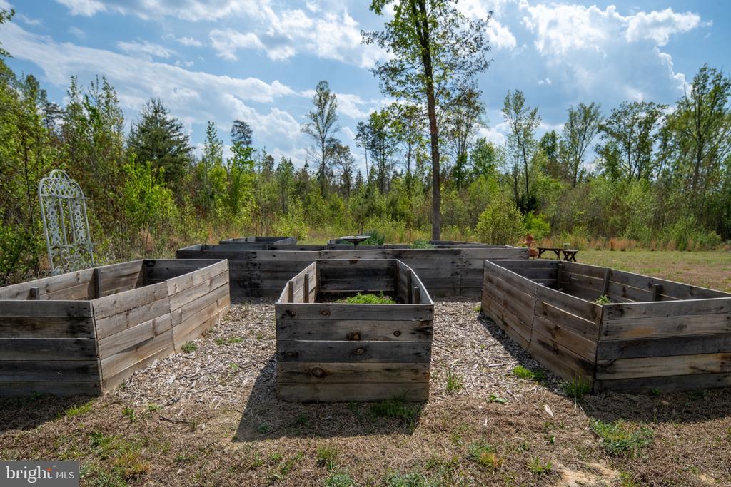 564 EQUESTRIAN LANDING TRL, BUMPASS, Virginia 23024, 4 Bedrooms Bedrooms, ,2 BathroomsBathrooms,Residential,564 EQUESTRIAN LANDING TRL,VALA2009748 MLS # VALA2009748