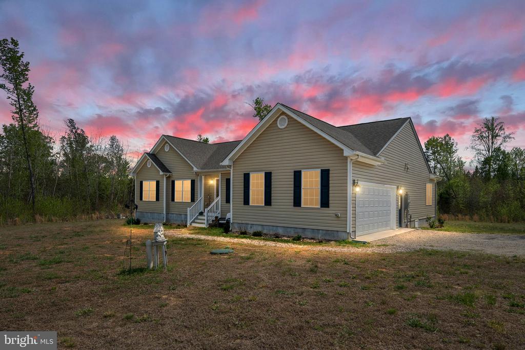 564 EQUESTRIAN LANDING TRL, BUMPASS, Virginia 23024, 4 Bedrooms Bedrooms, ,2 BathroomsBathrooms,Residential,564 EQUESTRIAN LANDING TRL,VALA2009748 MLS # VALA2009748