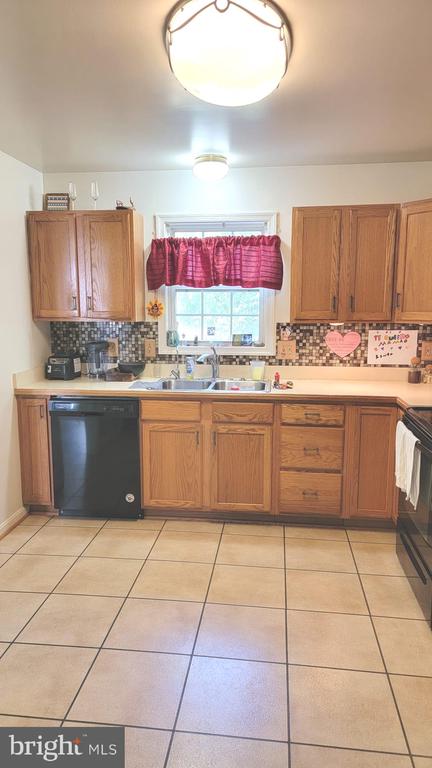 620 CLUBHOUSE WAY, CULPEPER, Virginia 22701, 4 Bedrooms Bedrooms, ,2 BathroomsBathrooms,Residential,MEADOWS OF CULPEPER,620 CLUBHOUSE WAY,VACU2013432 MLS # VACU2013432