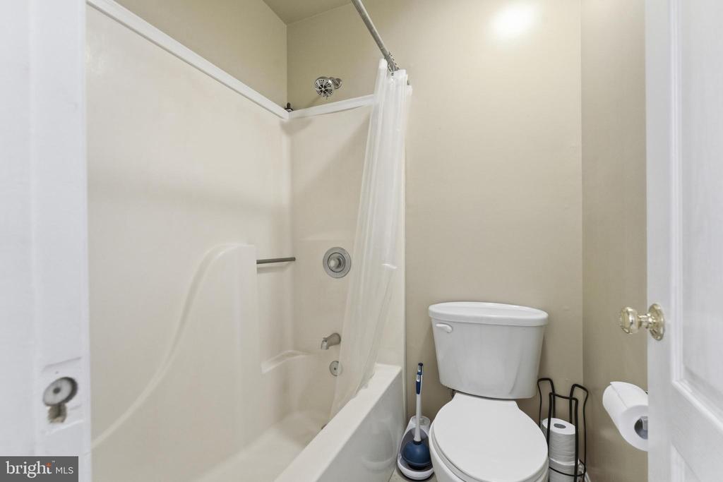 3608 N RED OAK LN, DELAPLANE, Virginia 20144, 4 Bedrooms Bedrooms, ,4 BathroomsBathrooms,Residential,3608 N RED OAK LN,VAFQ2021324 MLS # VAFQ2021324