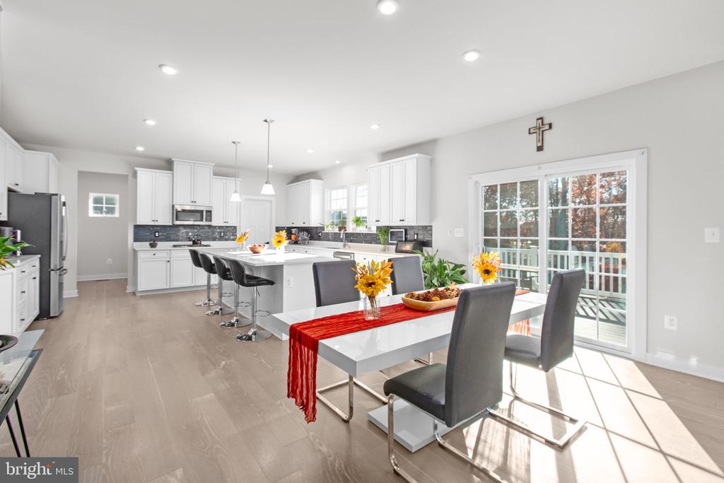 12301 FAWN LAKE PKWY, SPOTSYLVANIA, Virginia 22551, 5 Bedrooms Bedrooms, ,4 BathroomsBathrooms,Residential,12301 FAWN LAKE PKWY,VASP2041292 MLS # VASP2041292