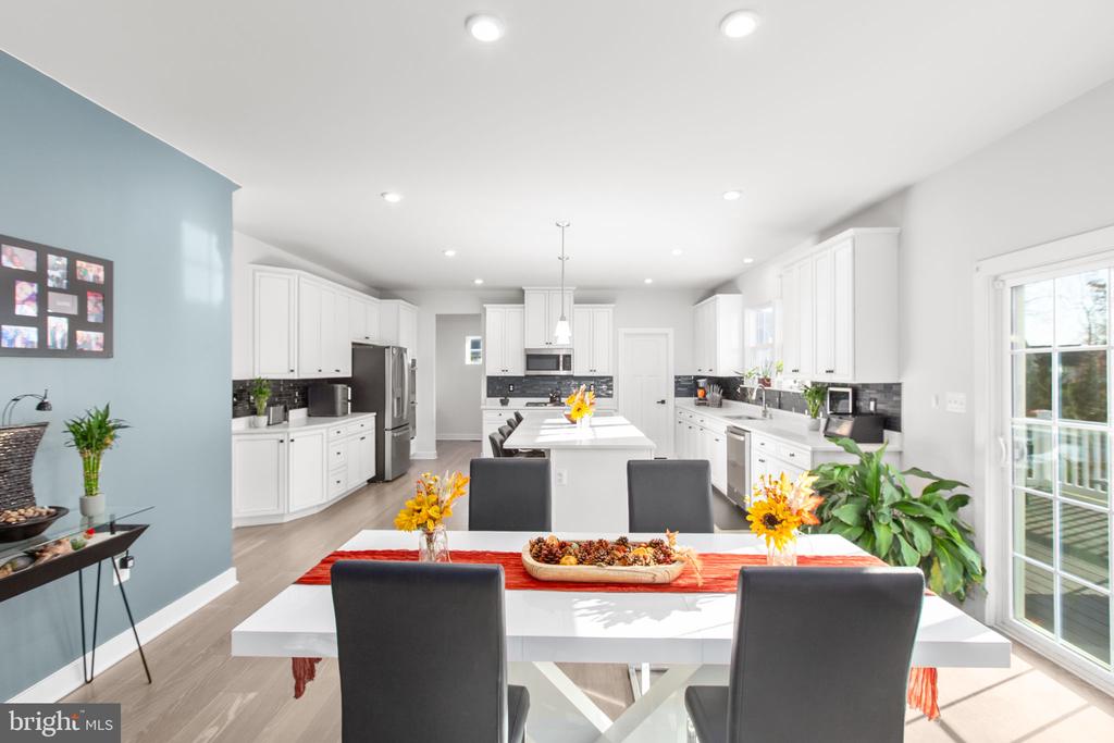 12301 FAWN LAKE PKWY, SPOTSYLVANIA, Virginia 22551, 5 Bedrooms Bedrooms, ,4 BathroomsBathrooms,Residential,12301 FAWN LAKE PKWY,VASP2041292 MLS # VASP2041292