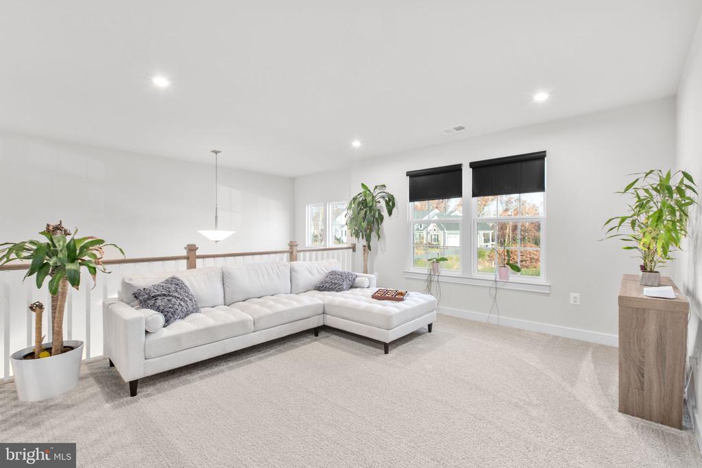 12301 FAWN LAKE PKWY, SPOTSYLVANIA, Virginia 22551, 5 Bedrooms Bedrooms, ,4 BathroomsBathrooms,Residential,12301 FAWN LAKE PKWY,VASP2041292 MLS # VASP2041292