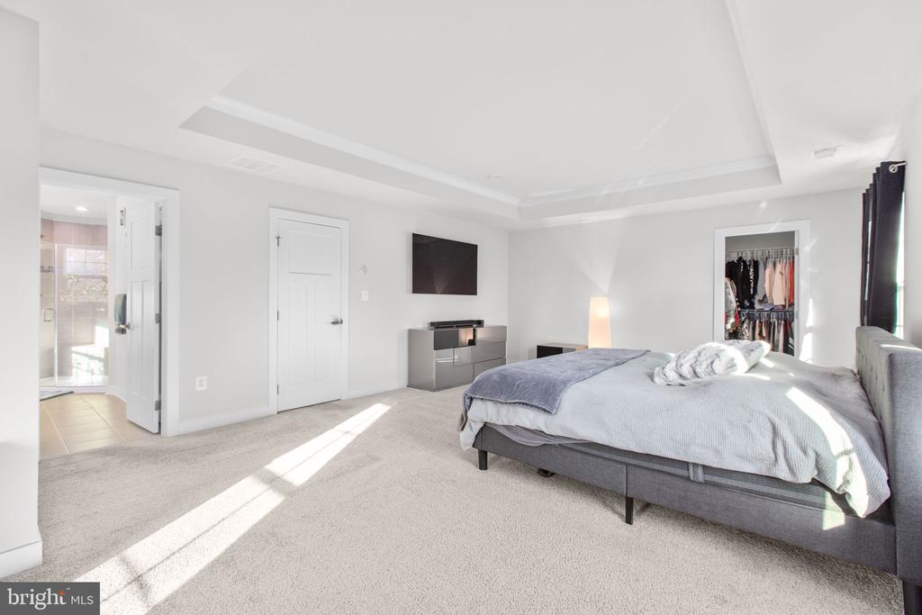 12301 FAWN LAKE PKWY, SPOTSYLVANIA, Virginia 22551, 5 Bedrooms Bedrooms, ,4 BathroomsBathrooms,Residential,12301 FAWN LAKE PKWY,VASP2041292 MLS # VASP2041292