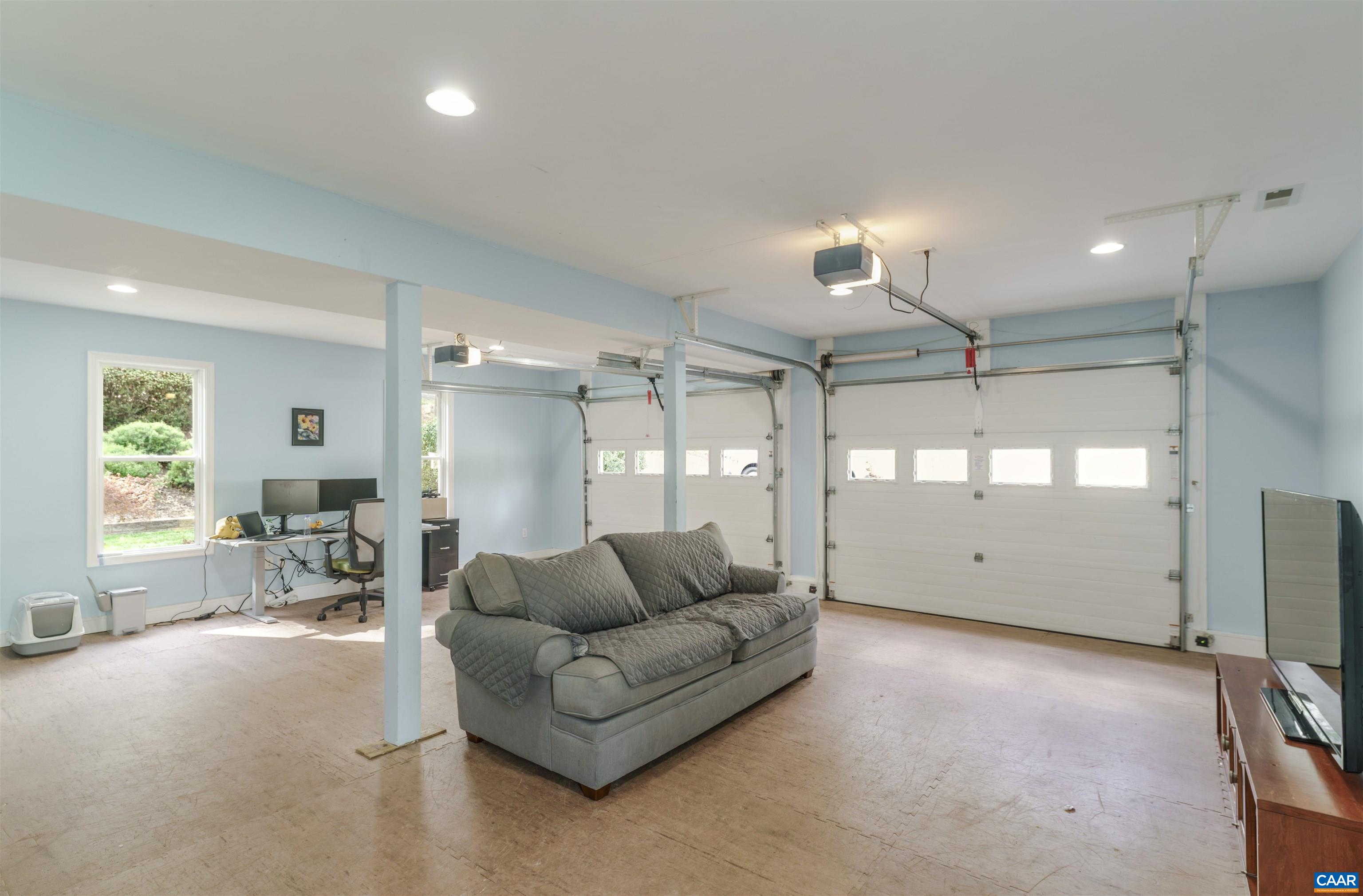 2700 WILLOW OAK CIR, CHARLOTTESVILLE, Virginia 22901, 4 Bedrooms Bedrooms, ,2 BathroomsBathrooms,Residential,Ivy Oaks -Exceptional Ivy Retreat | Outdoor Kitche,2700 WILLOW OAK CIR,675798 MLS # 675798