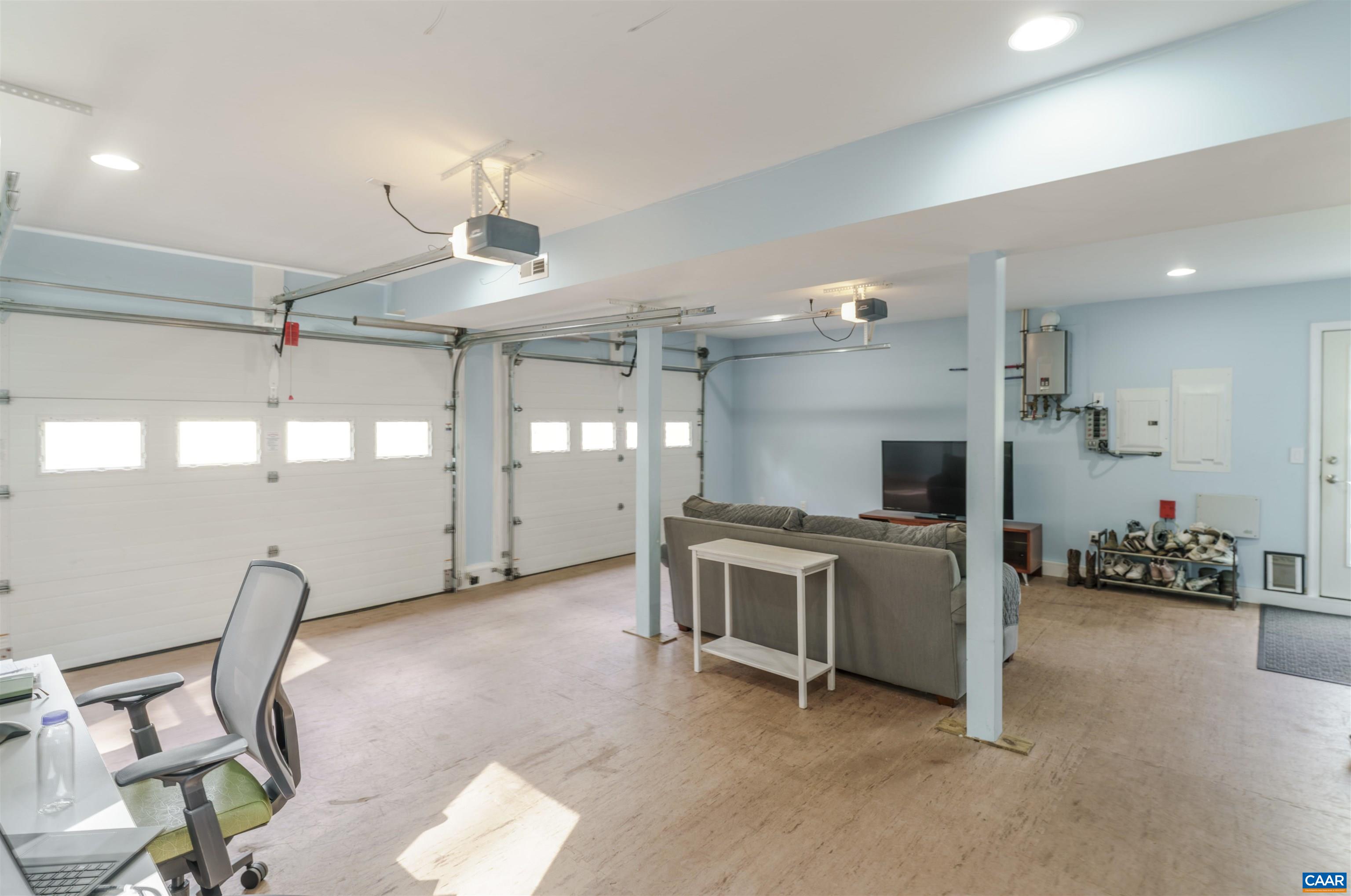 2700 WILLOW OAK CIR, CHARLOTTESVILLE, Virginia 22901, 4 Bedrooms Bedrooms, ,2 BathroomsBathrooms,Residential,Ivy Oaks -Exceptional Ivy Retreat | Outdoor Kitche,2700 WILLOW OAK CIR,675798 MLS # 675798