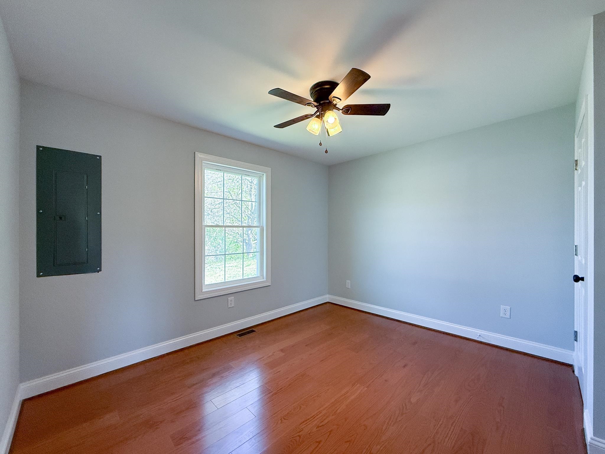 515 GRUBERT AVE, STAUNTON, Virginia 24401, 3 Bedrooms Bedrooms, ,2 BathroomsBathrooms,Residential,515 GRUBERT AVE,675619 MLS # 675619