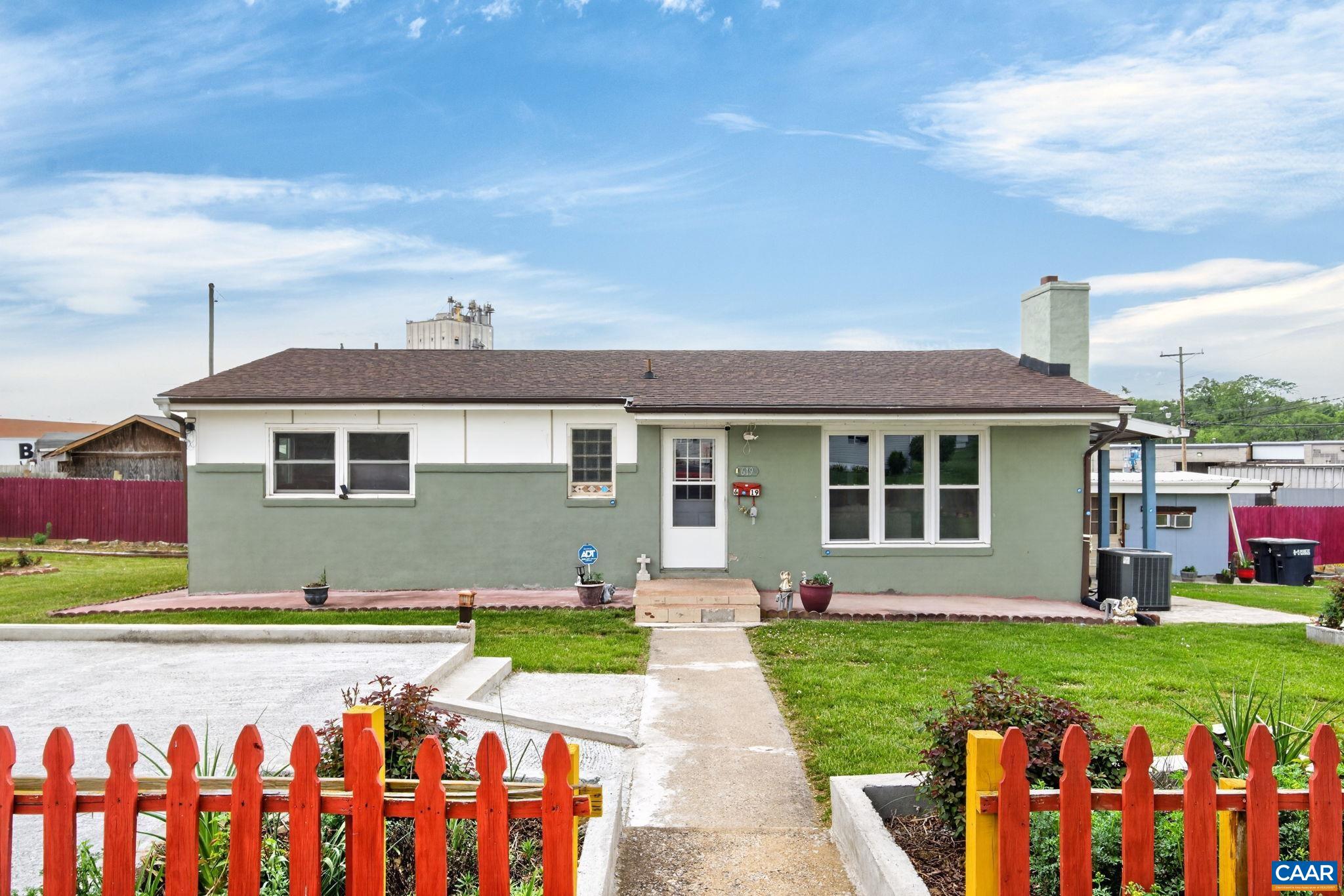 619 BROAD ST, HARRISONBURG, Virginia 22802, 3 Bedrooms Bedrooms, ,3 BathroomsBathrooms,Residential,619 BROAD ST,676331 MLS # 676331