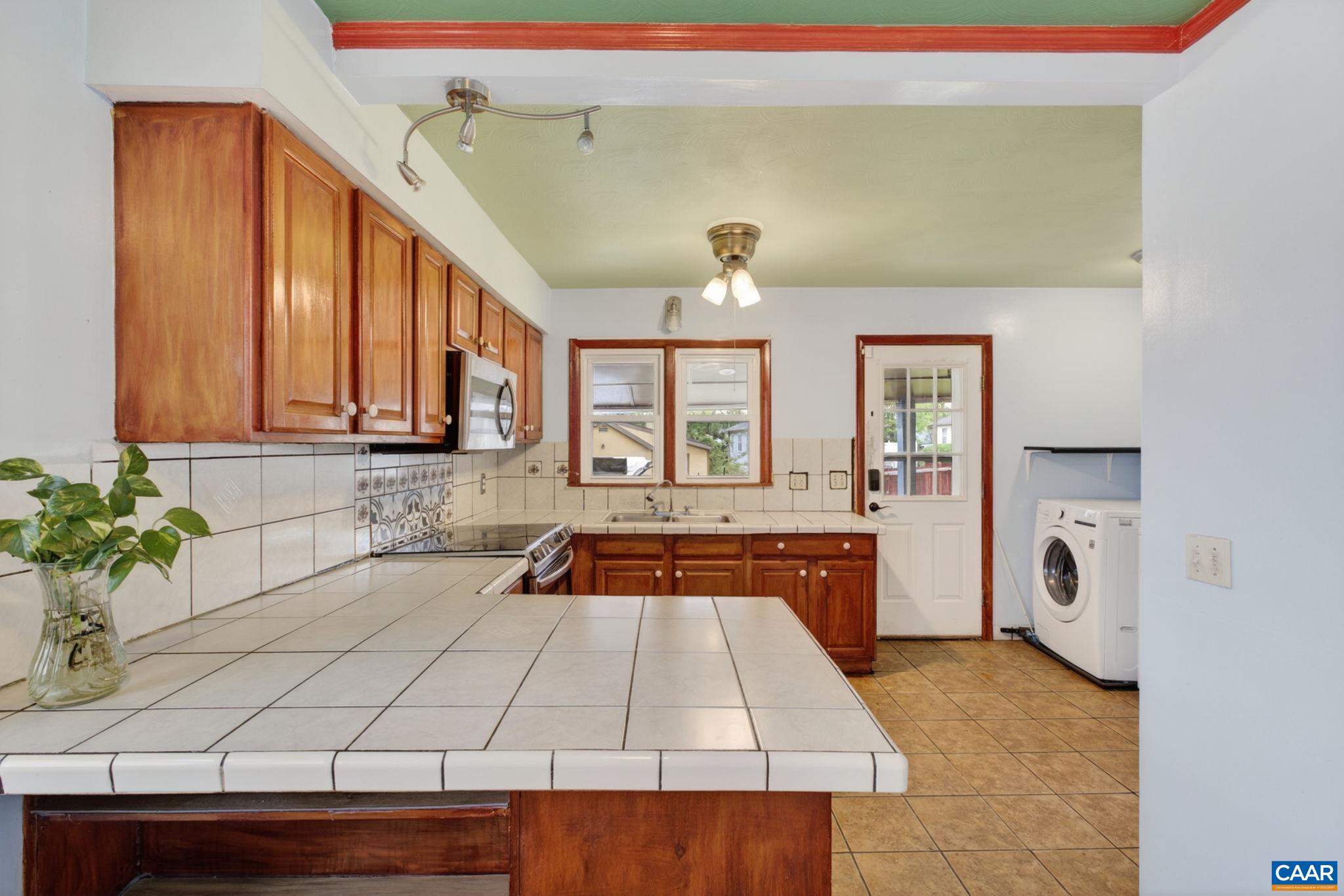 619 BROAD ST, HARRISONBURG, Virginia 22802, 3 Bedrooms Bedrooms, ,3 BathroomsBathrooms,Residential,619 BROAD ST,676331 MLS # 676331