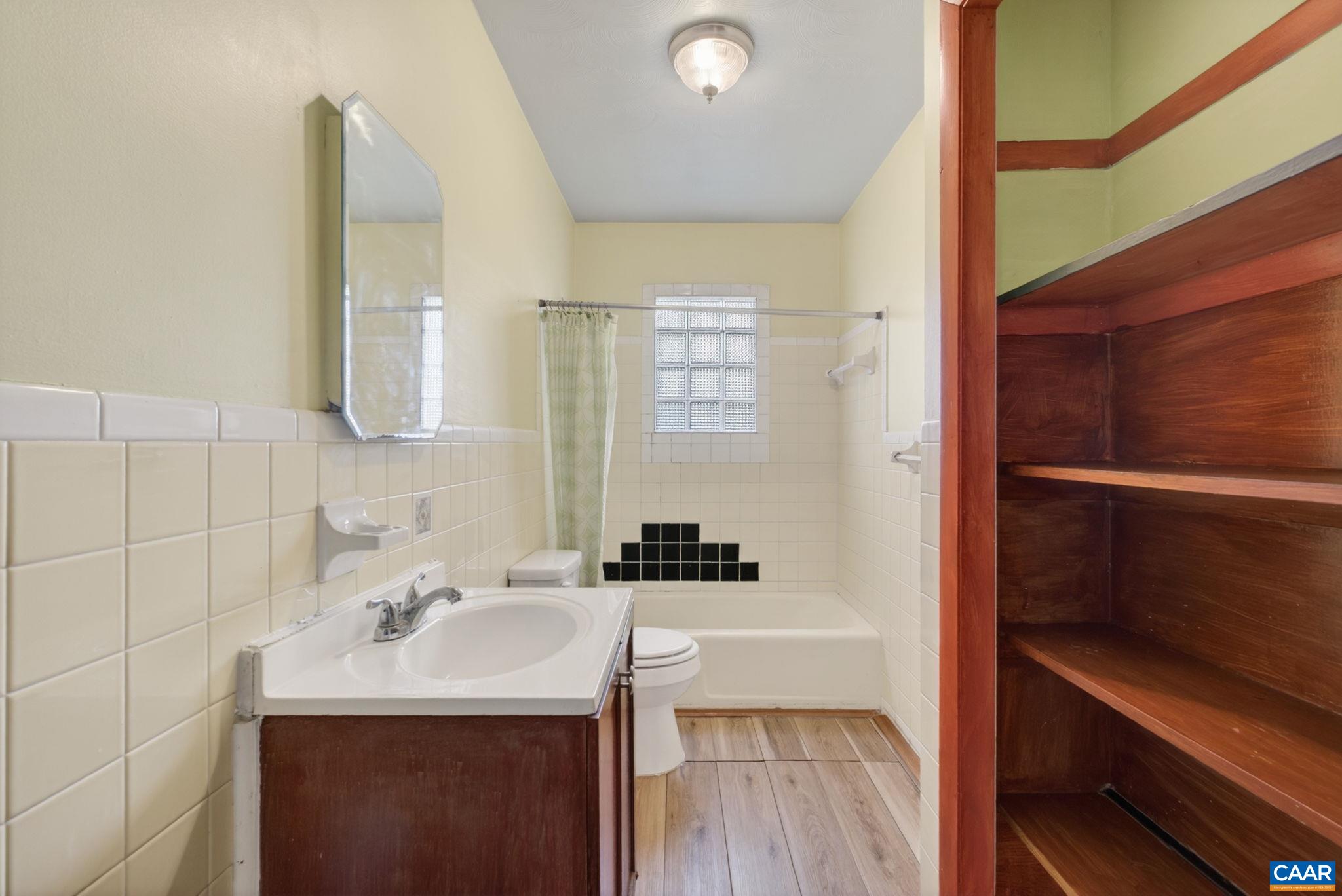 619 BROAD ST, HARRISONBURG, Virginia 22802, 3 Bedrooms Bedrooms, ,3 BathroomsBathrooms,Residential,619 BROAD ST,676331 MLS # 676331