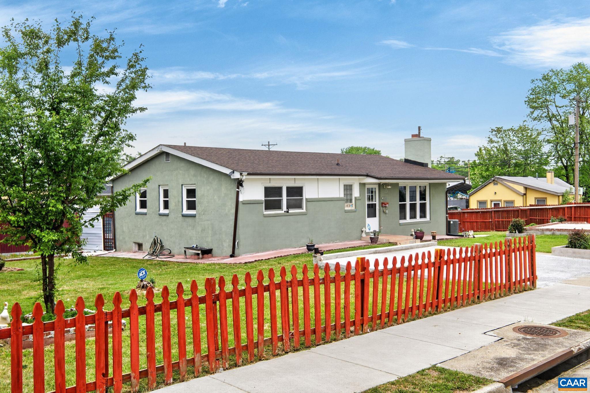 619 BROAD ST, HARRISONBURG, Virginia 22802, 3 Bedrooms Bedrooms, ,3 BathroomsBathrooms,Residential,619 BROAD ST,676331 MLS # 676331