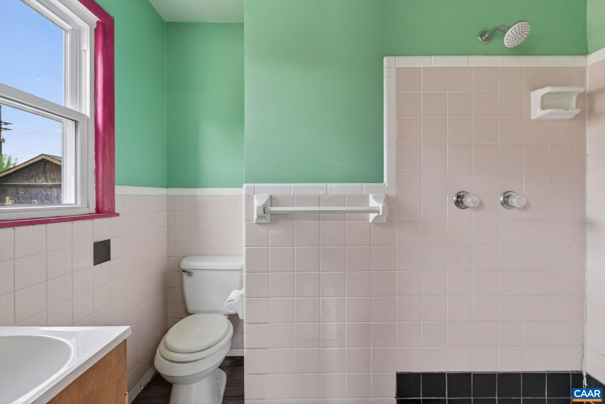 619 BROAD ST, HARRISONBURG, Virginia 22802, 3 Bedrooms Bedrooms, ,3 BathroomsBathrooms,Residential,619 BROAD ST,676331 MLS # 676331