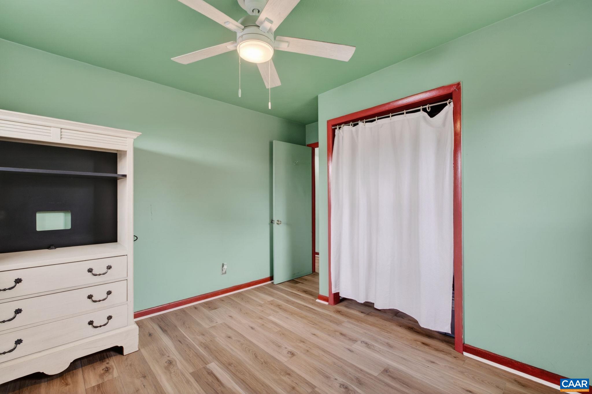 619 BROAD ST, HARRISONBURG, Virginia 22802, 3 Bedrooms Bedrooms, ,3 BathroomsBathrooms,Residential,619 BROAD ST,676331 MLS # 676331