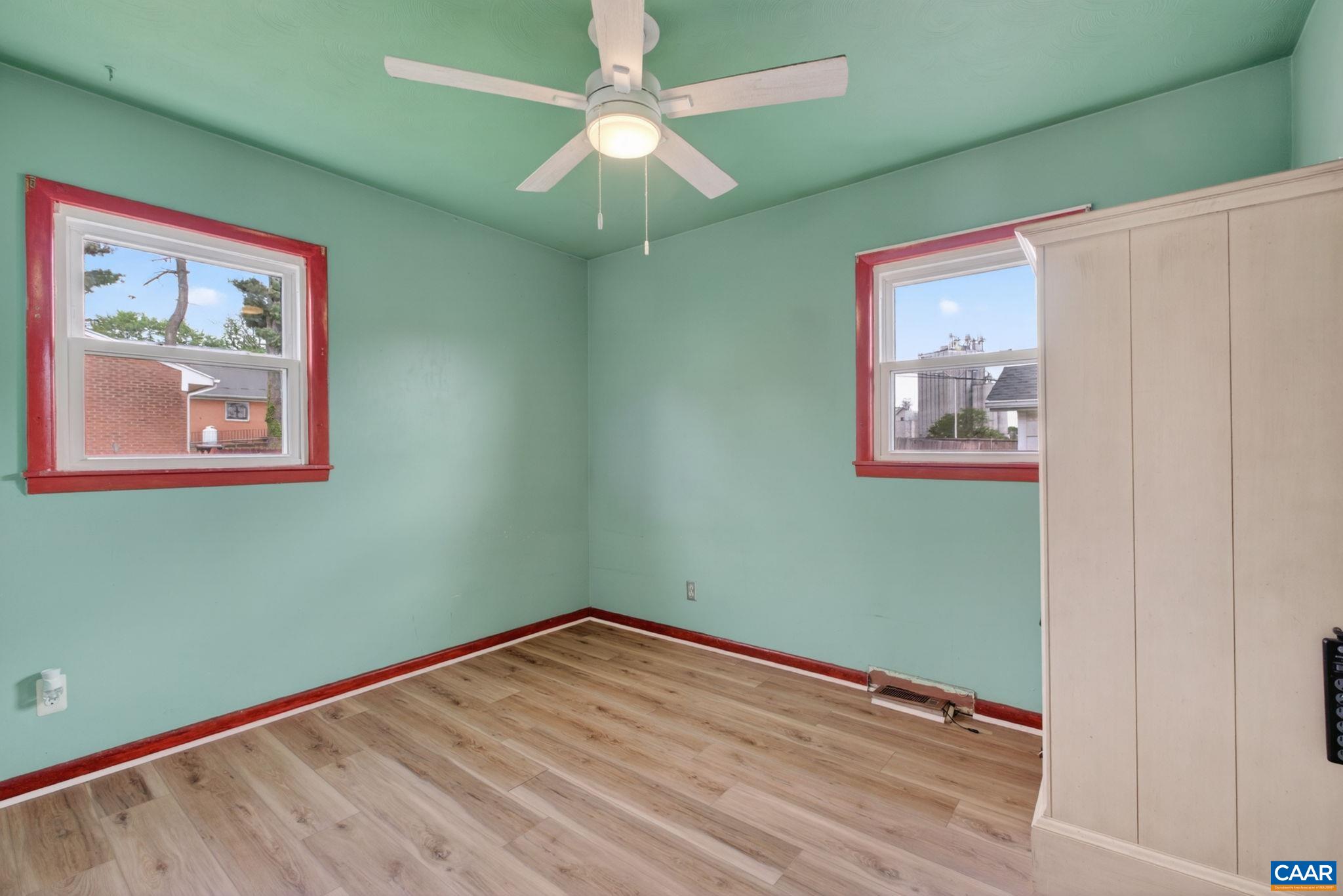 619 BROAD ST, HARRISONBURG, Virginia 22802, 3 Bedrooms Bedrooms, ,3 BathroomsBathrooms,Residential,619 BROAD ST,676331 MLS # 676331