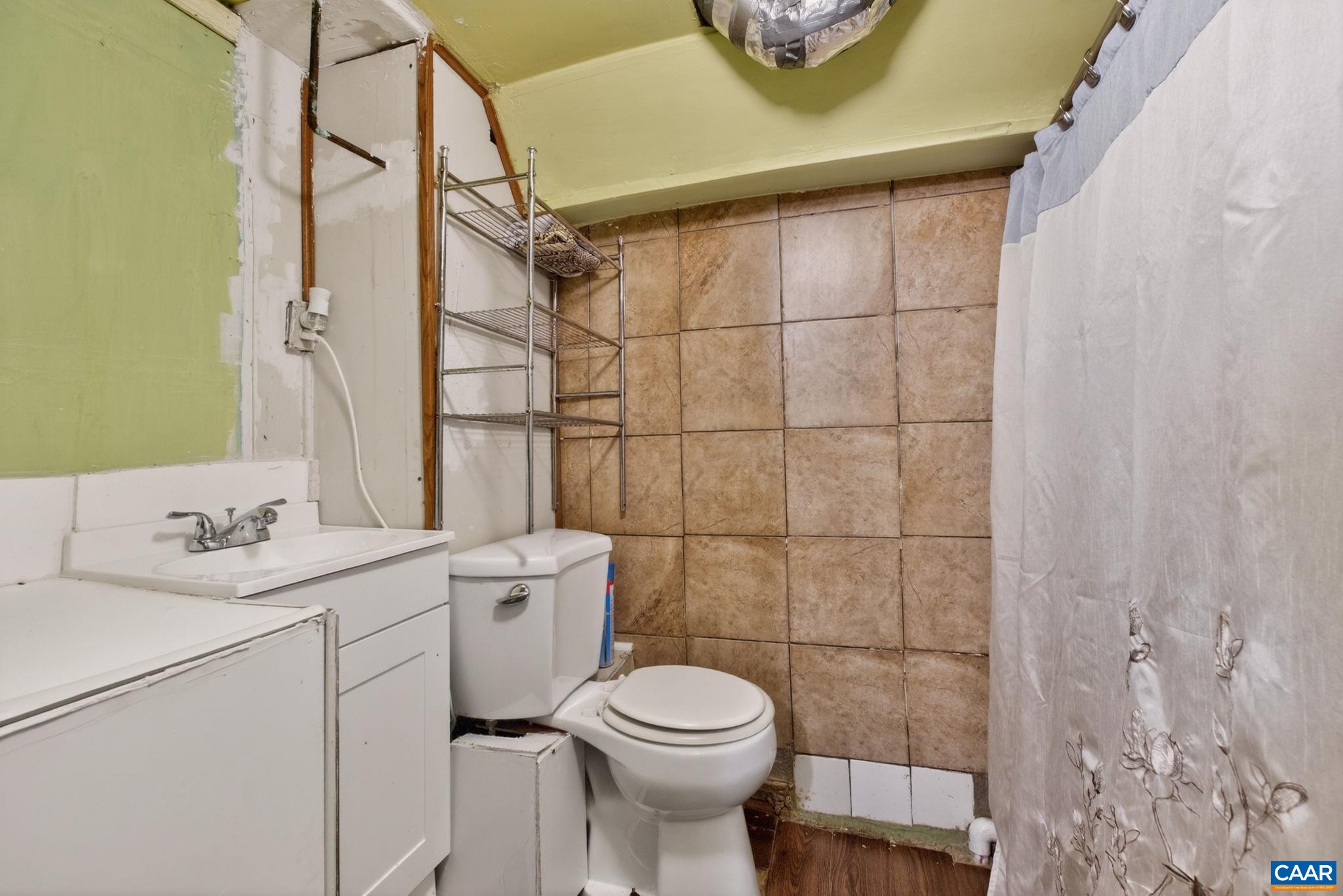 619 BROAD ST, HARRISONBURG, Virginia 22802, 3 Bedrooms Bedrooms, ,3 BathroomsBathrooms,Residential,619 BROAD ST,676331 MLS # 676331