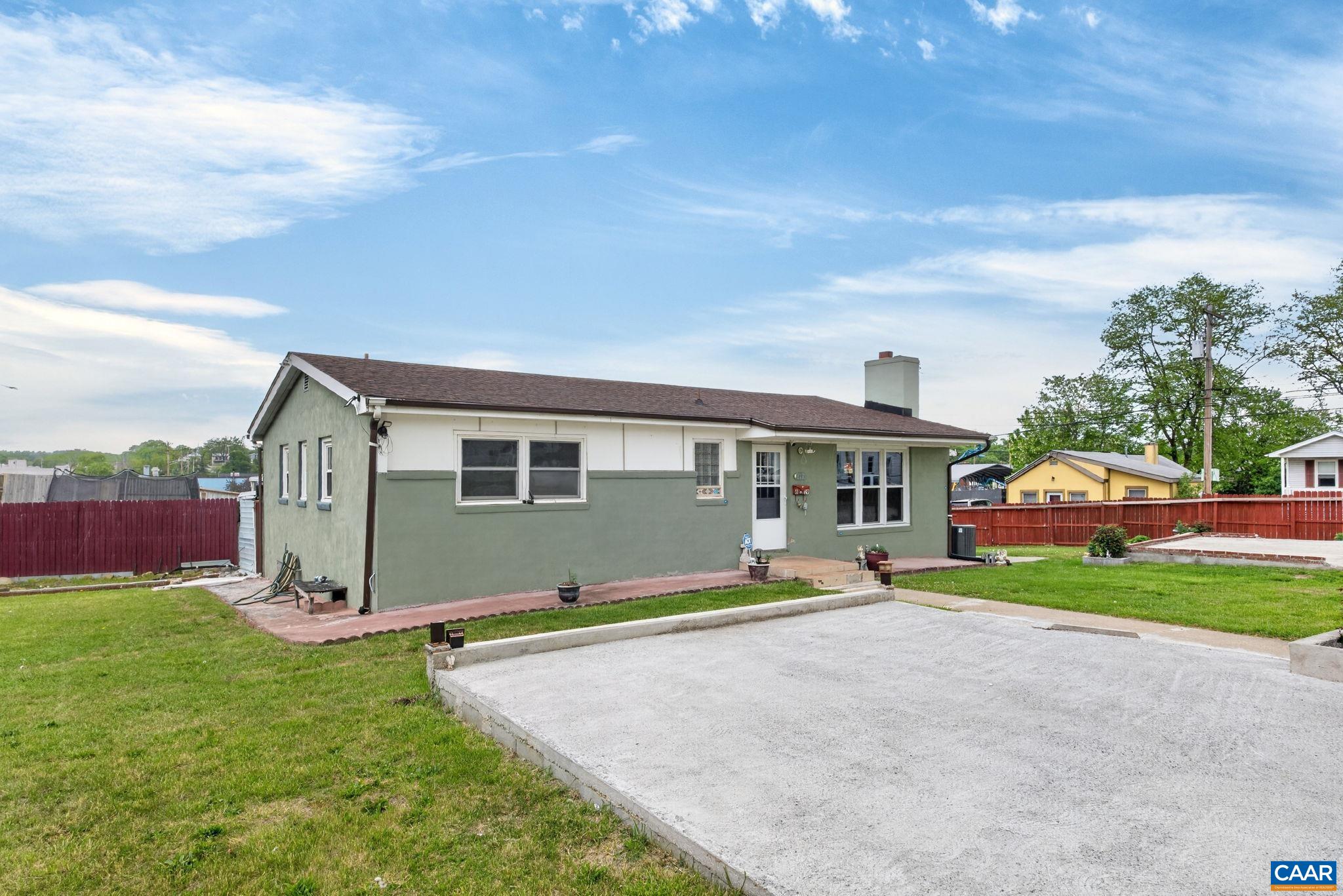 619 BROAD ST, HARRISONBURG, Virginia 22802, 3 Bedrooms Bedrooms, ,3 BathroomsBathrooms,Residential,619 BROAD ST,676331 MLS # 676331