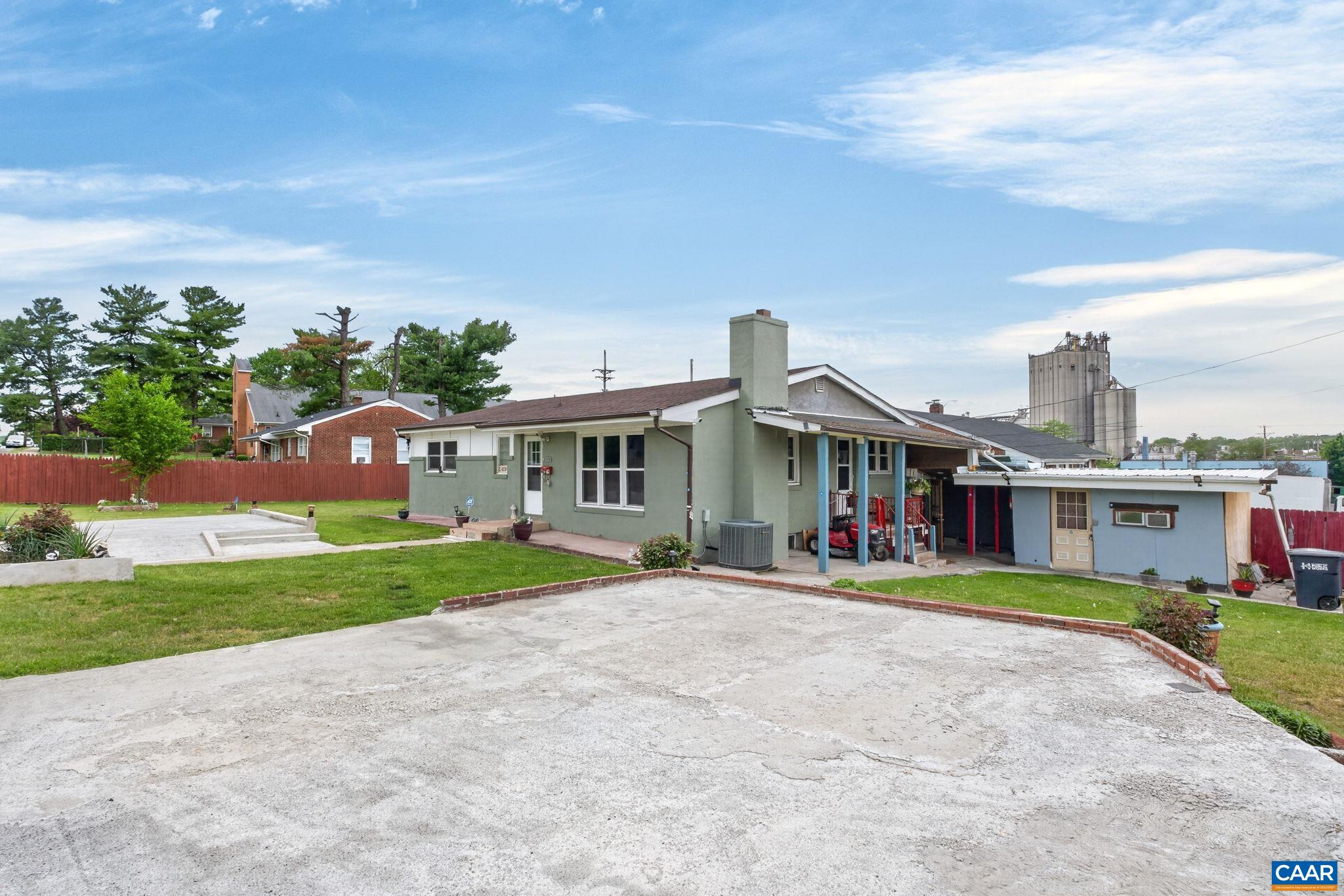 619 BROAD ST, HARRISONBURG, Virginia 22802, 3 Bedrooms Bedrooms, ,3 BathroomsBathrooms,Residential,619 BROAD ST,676331 MLS # 676331