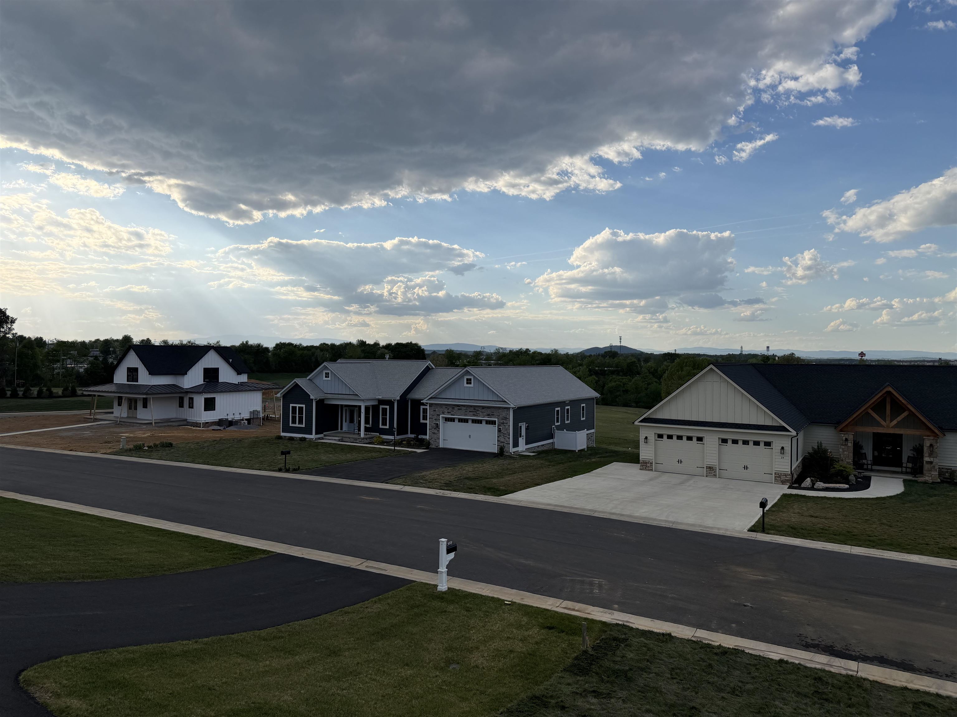 9 BIRCH COVE, FISHERSVILLE, Virginia 22939, 4 Bedrooms Bedrooms, ,3 BathroomsBathrooms,Residential,9 BIRCH COVE,676333 MLS # 676333