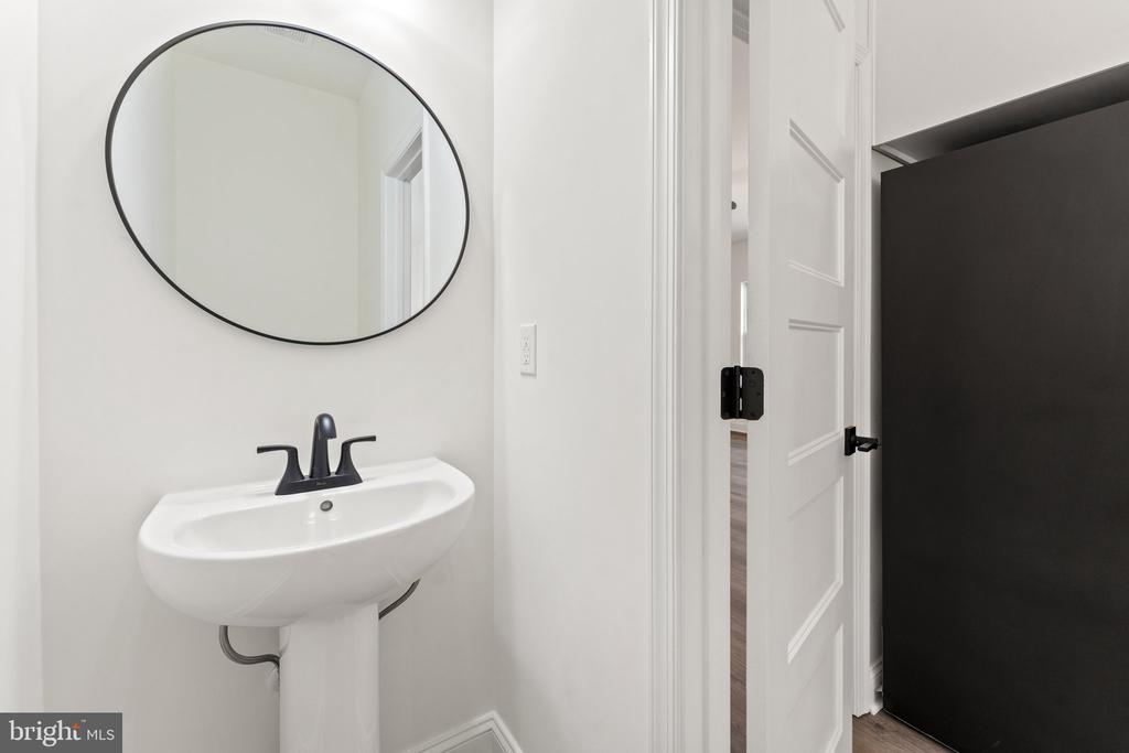 6581 VALLEY DR, WARRENTON, Virginia 20187, 4 Bedrooms Bedrooms, ,2 BathroomsBathrooms,Residential,6581 VALLEY DR,VAFQ2019714 MLS # VAFQ2019714