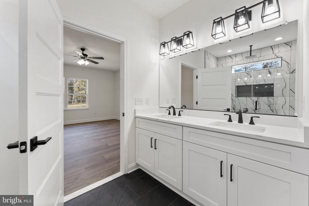 6581 VALLEY DR, WARRENTON, Virginia 20187, 4 Bedrooms Bedrooms, ,2 BathroomsBathrooms,Residential,6581 VALLEY DR,VAFQ2019714 MLS # VAFQ2019714